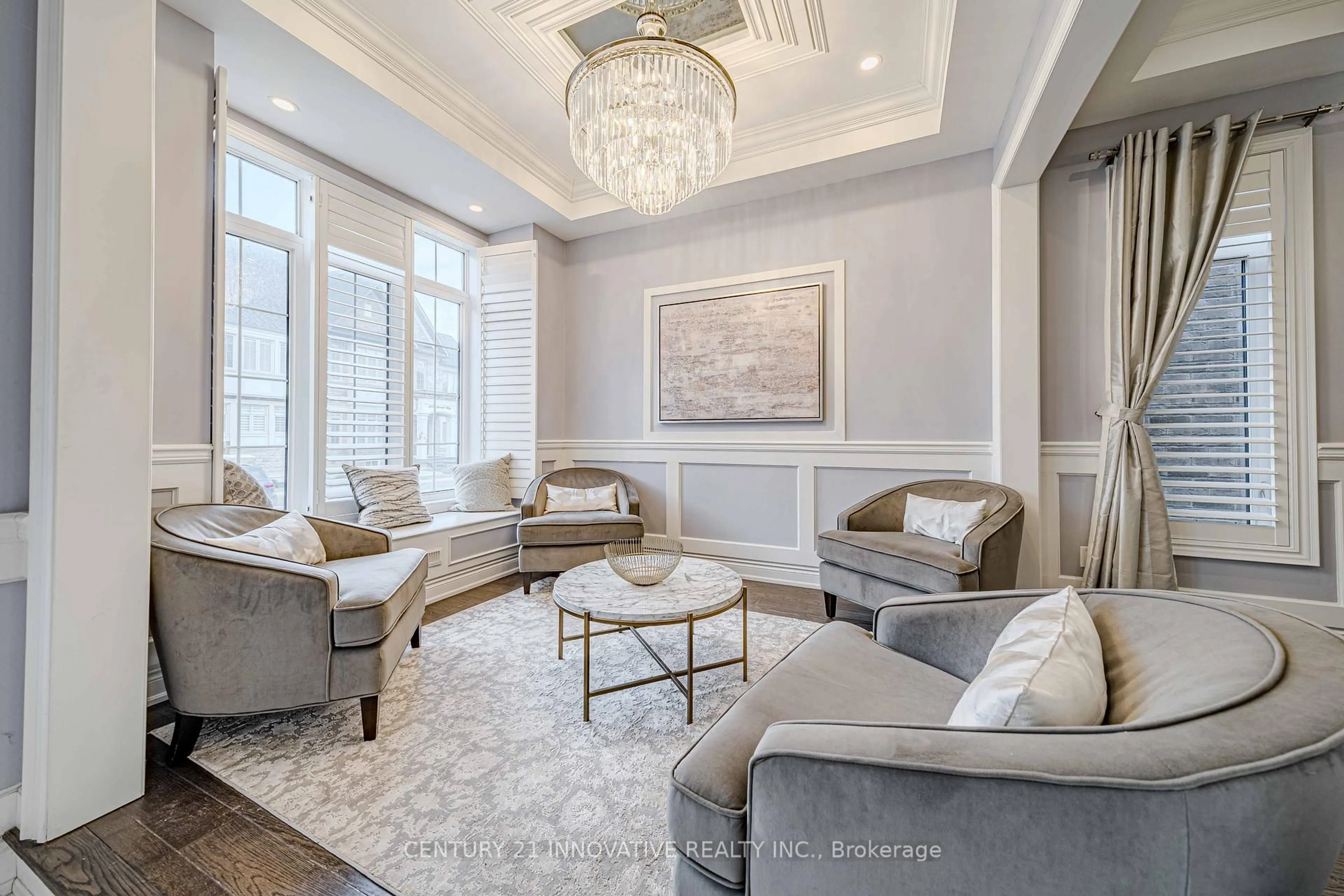 Living room with furniture, unknown for 3096 Daniel Way, Oakville Ontario L6H 0V1