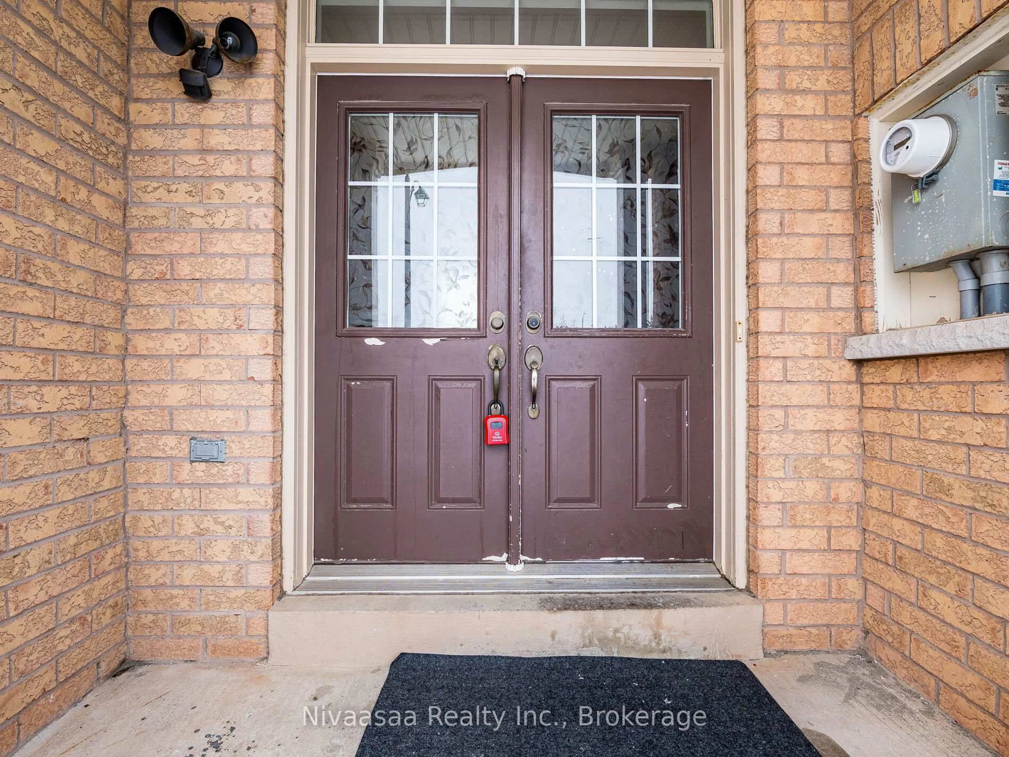Indoor entryway for 42 Kilrea Way, Brampton Ontario L6X 0R1