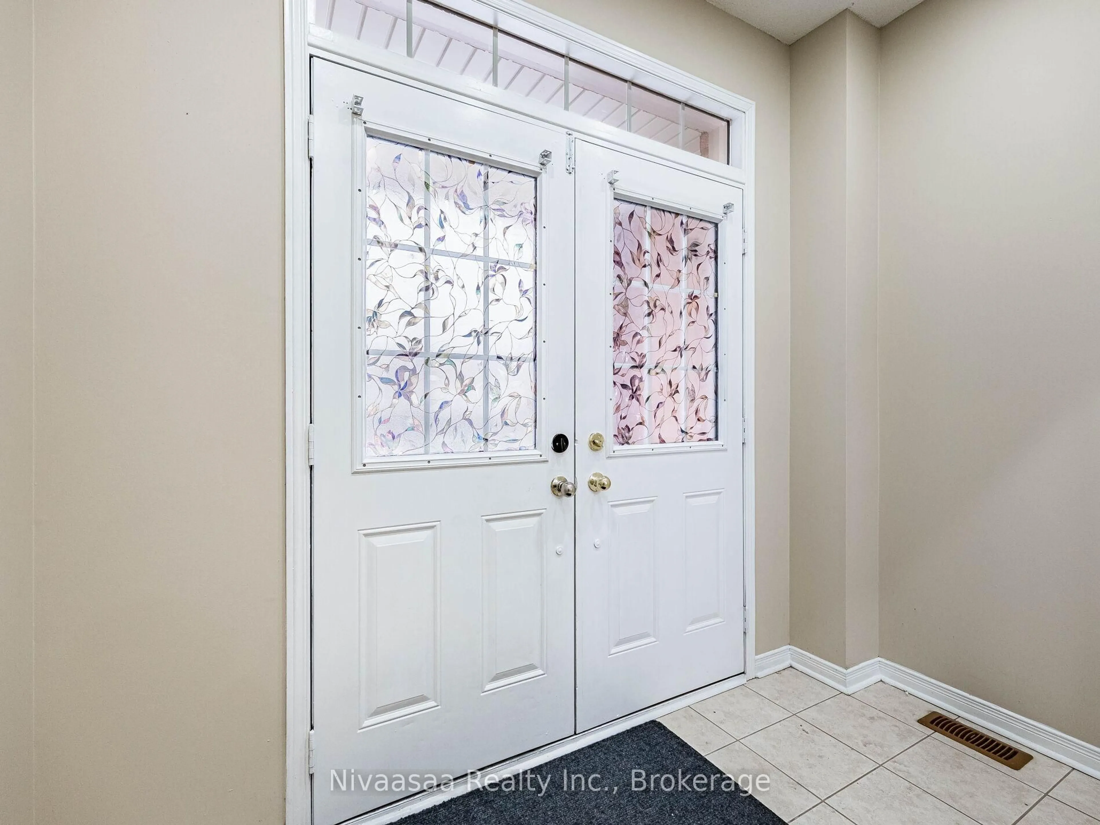 Indoor entryway for 42 Kilrea Way, Brampton Ontario L6X 0R1