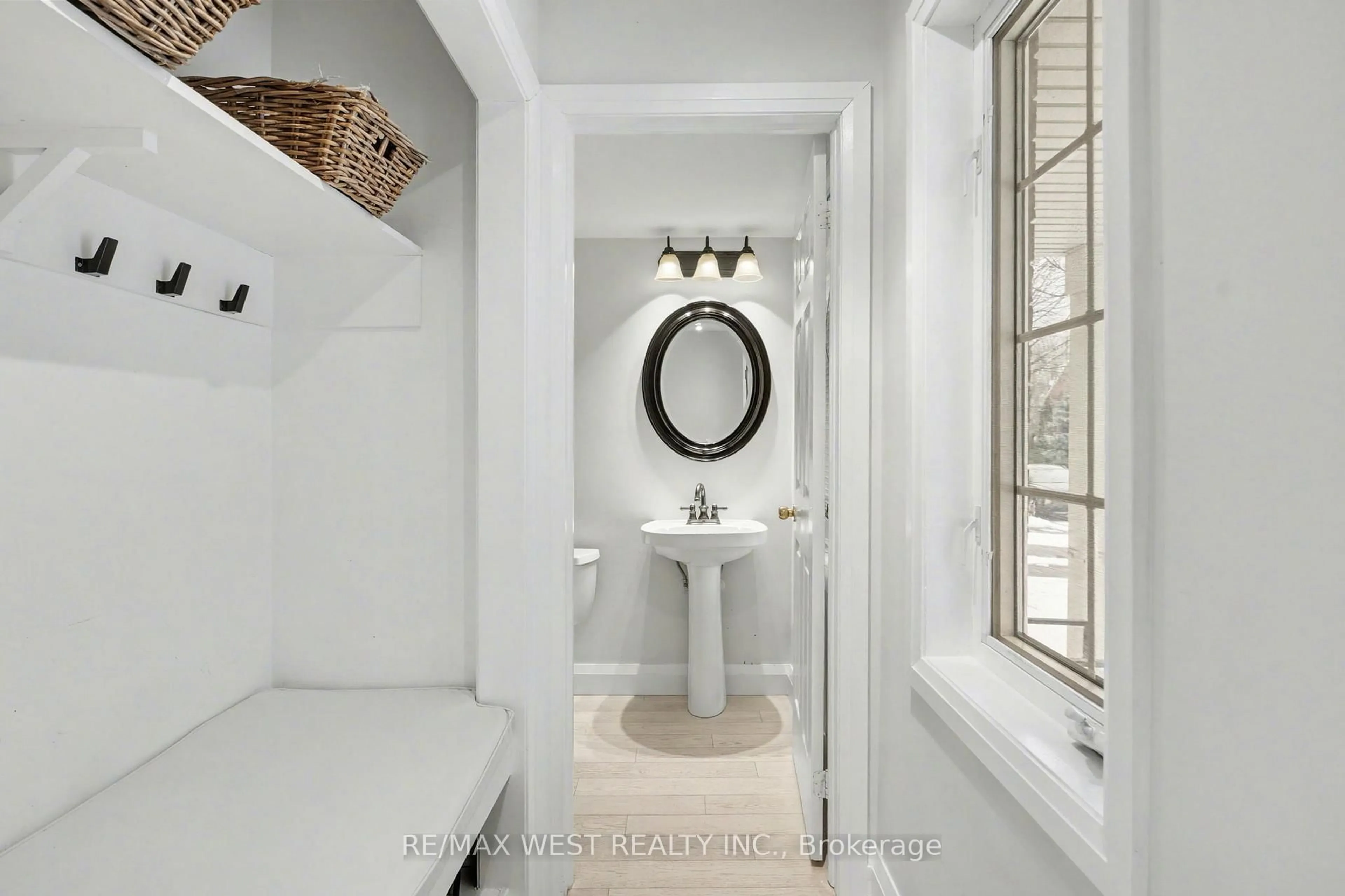 Contemporary bathroom, ceramic/tile floor for 2232 Casselman Crt, Burlington Ontario L7L 6T7