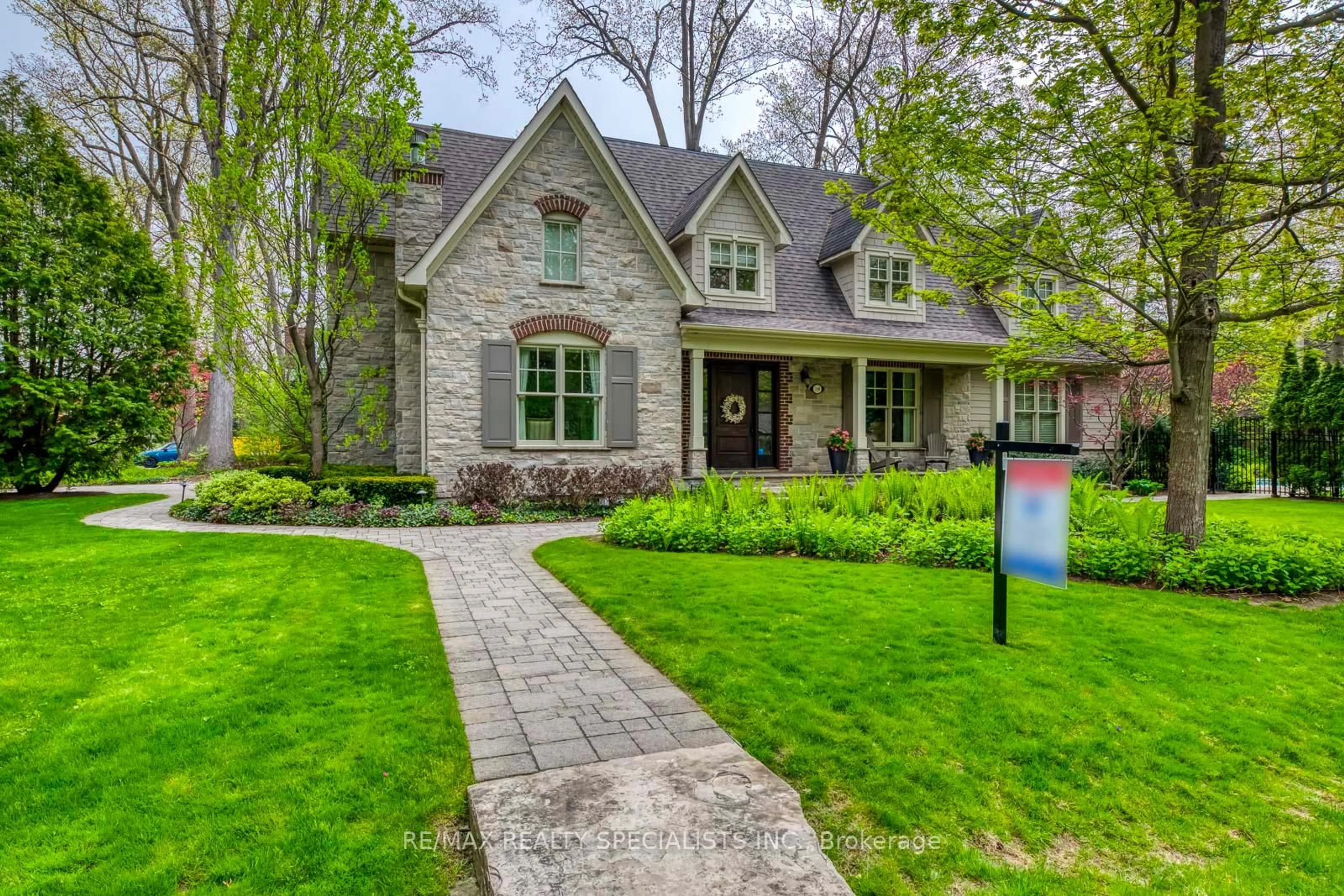 Home with brick exterior material, street for 1199 Whiteoaks Ave, Mississauga Ontario L5J 3B6