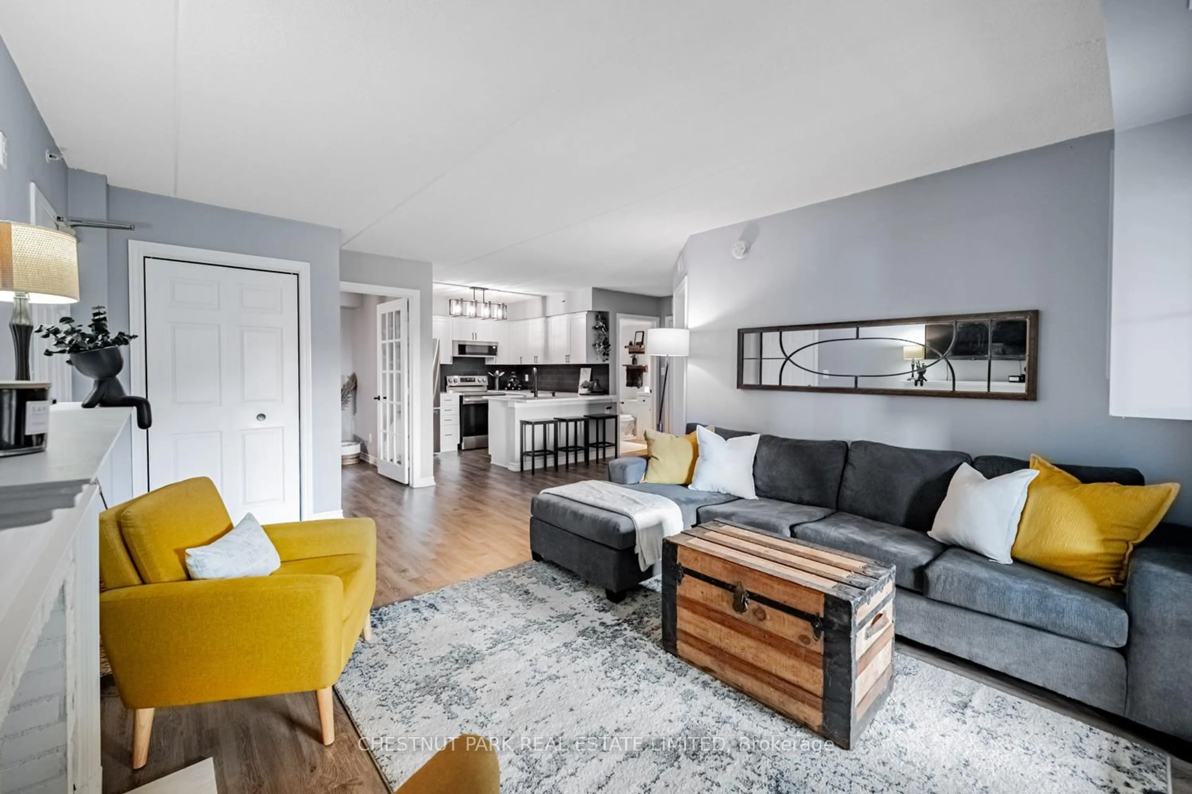 Living room with furniture, unknown for 2055 Appleby Line #306, Burlington Ontario L7L 7H1