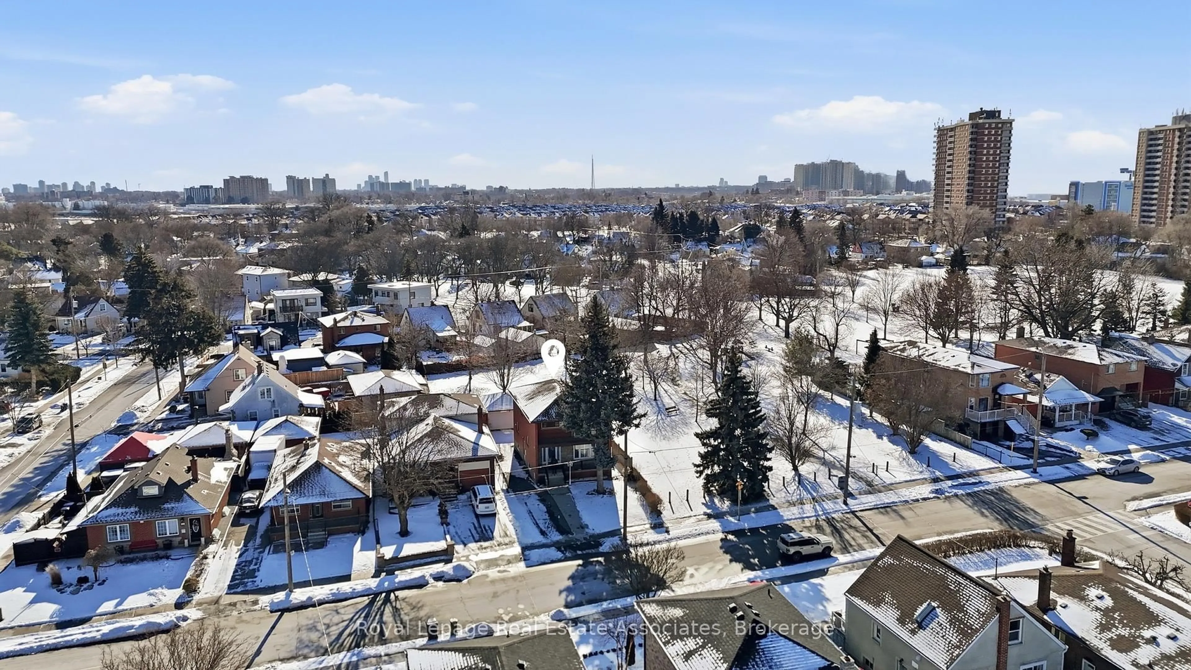 A pic from outside/outdoor area/front of a property/back of a property/a pic from drone, city buildings view from balcony for 117 Harding Ave, Toronto Ontario M6M 3A4