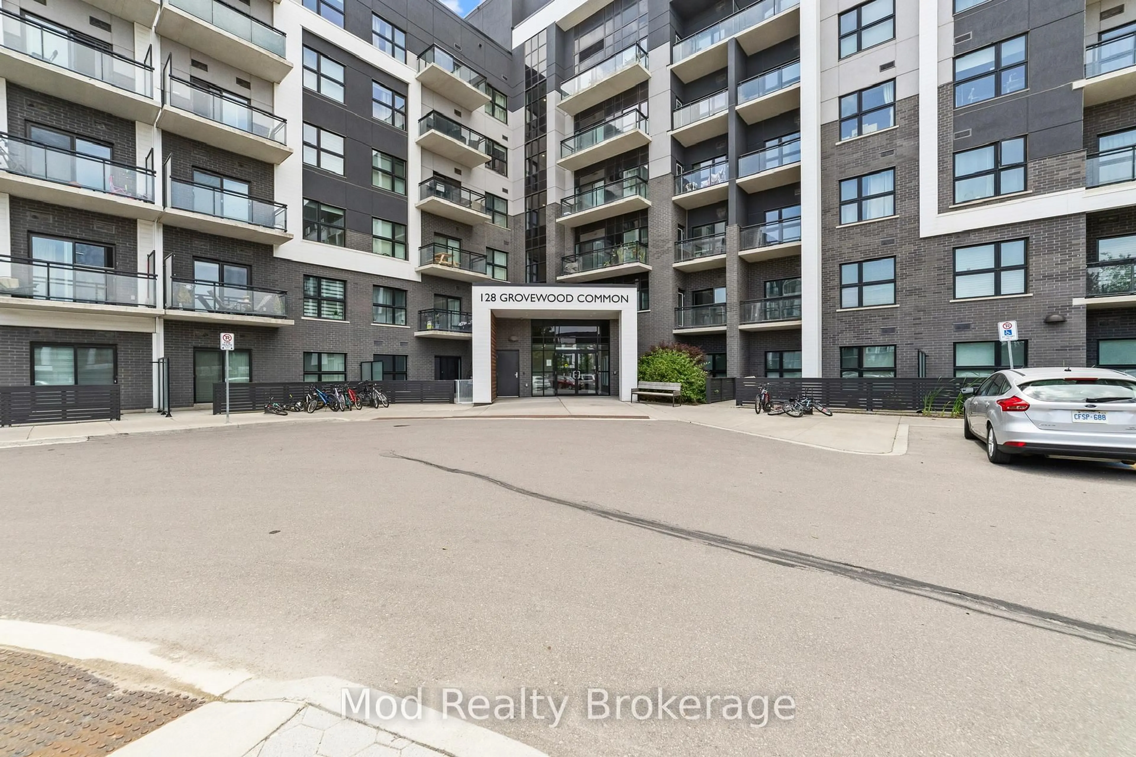 A pic from outside/outdoor area/front of a property/back of a property/a pic from drone, unknown for 128 Grovewood Common #129, Oakville Ontario L6H 0X3