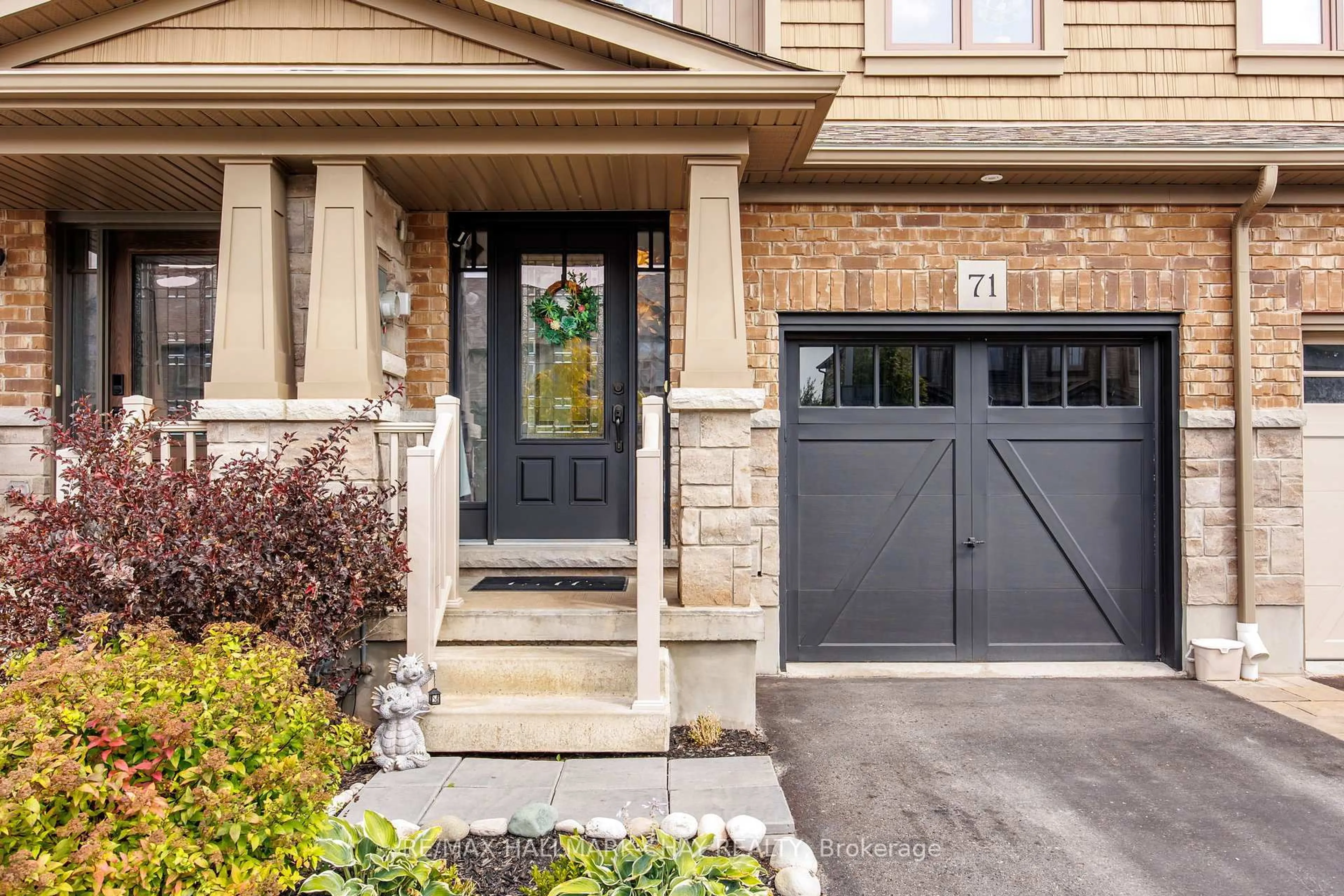 Home with brick exterior material, street for 71 Winterton Crt, Orangeville Ontario L9W 5H8