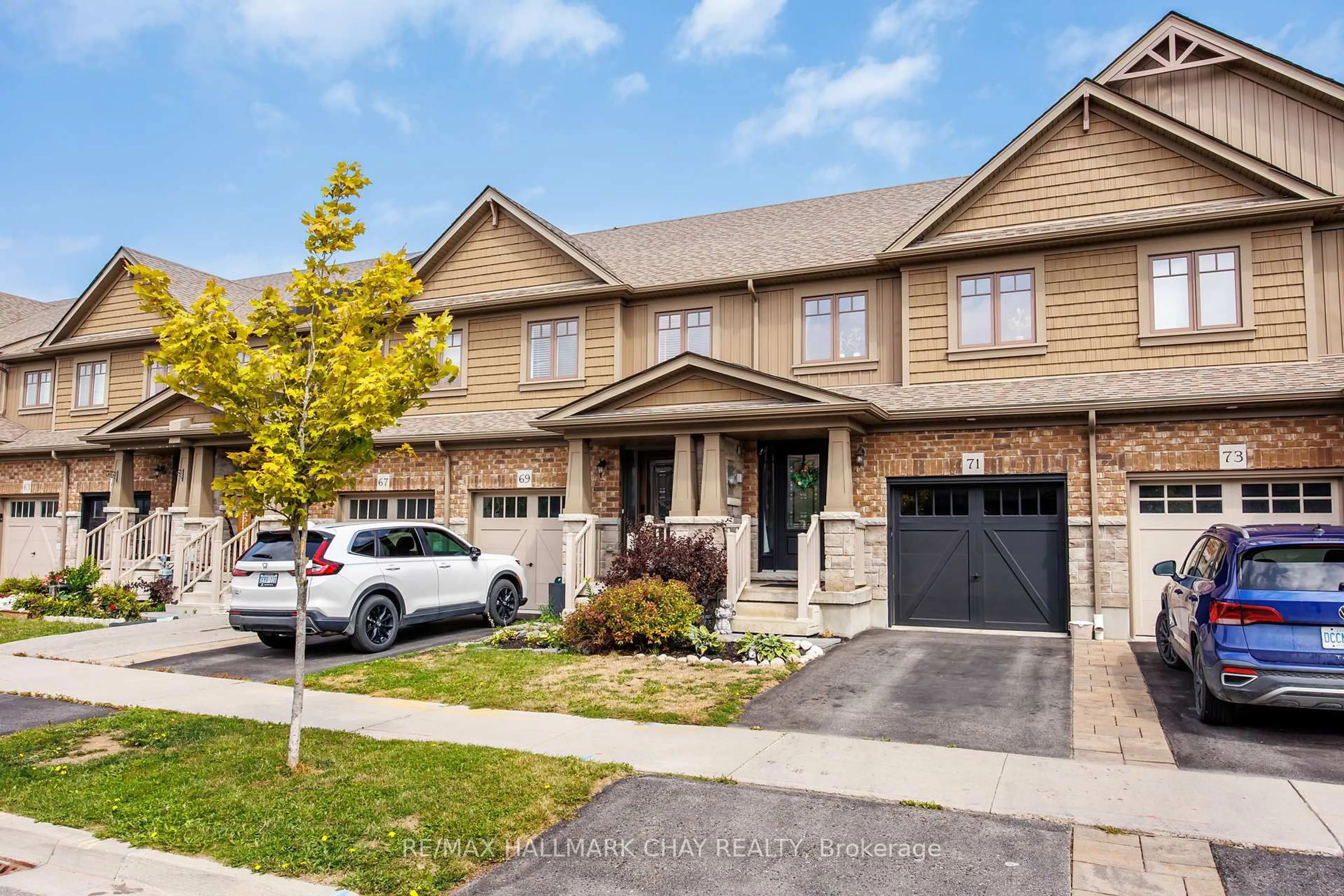 Home with brick exterior material, street for 71 Winterton Crt, Orangeville Ontario L9W 5H8