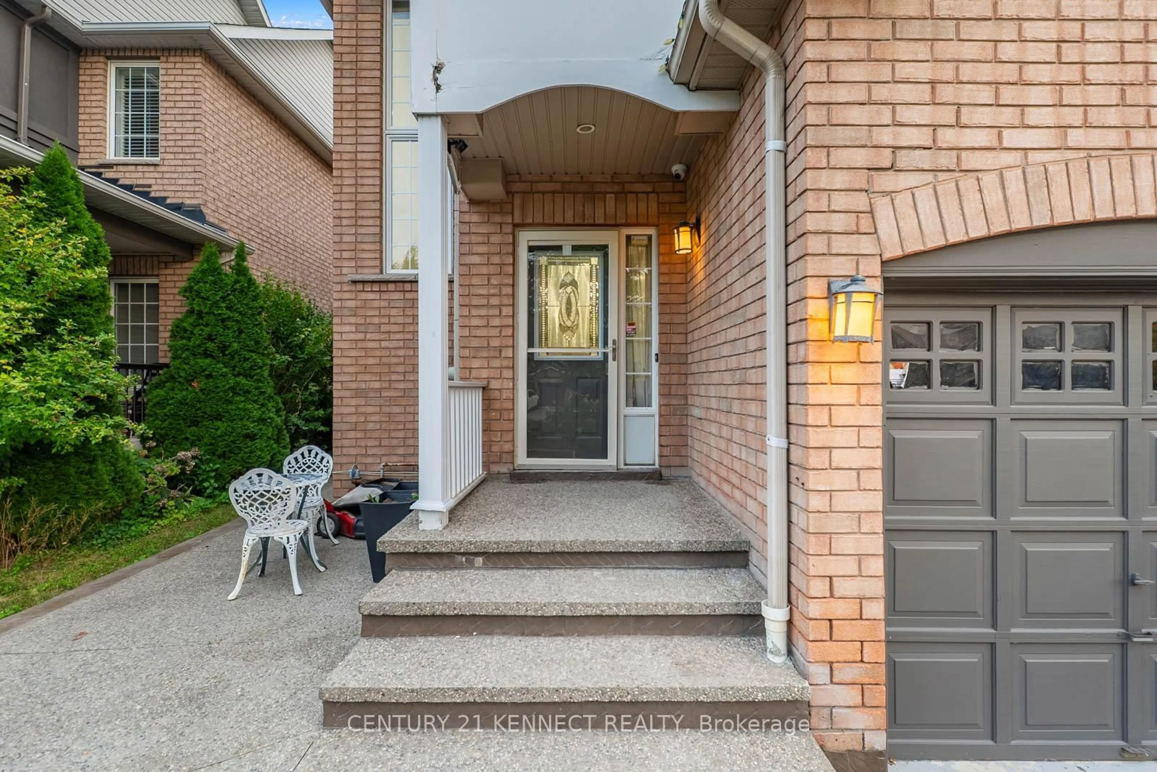 Unknown for 656 Kaiser Dr, Mississauga Ontario L5W 1T6