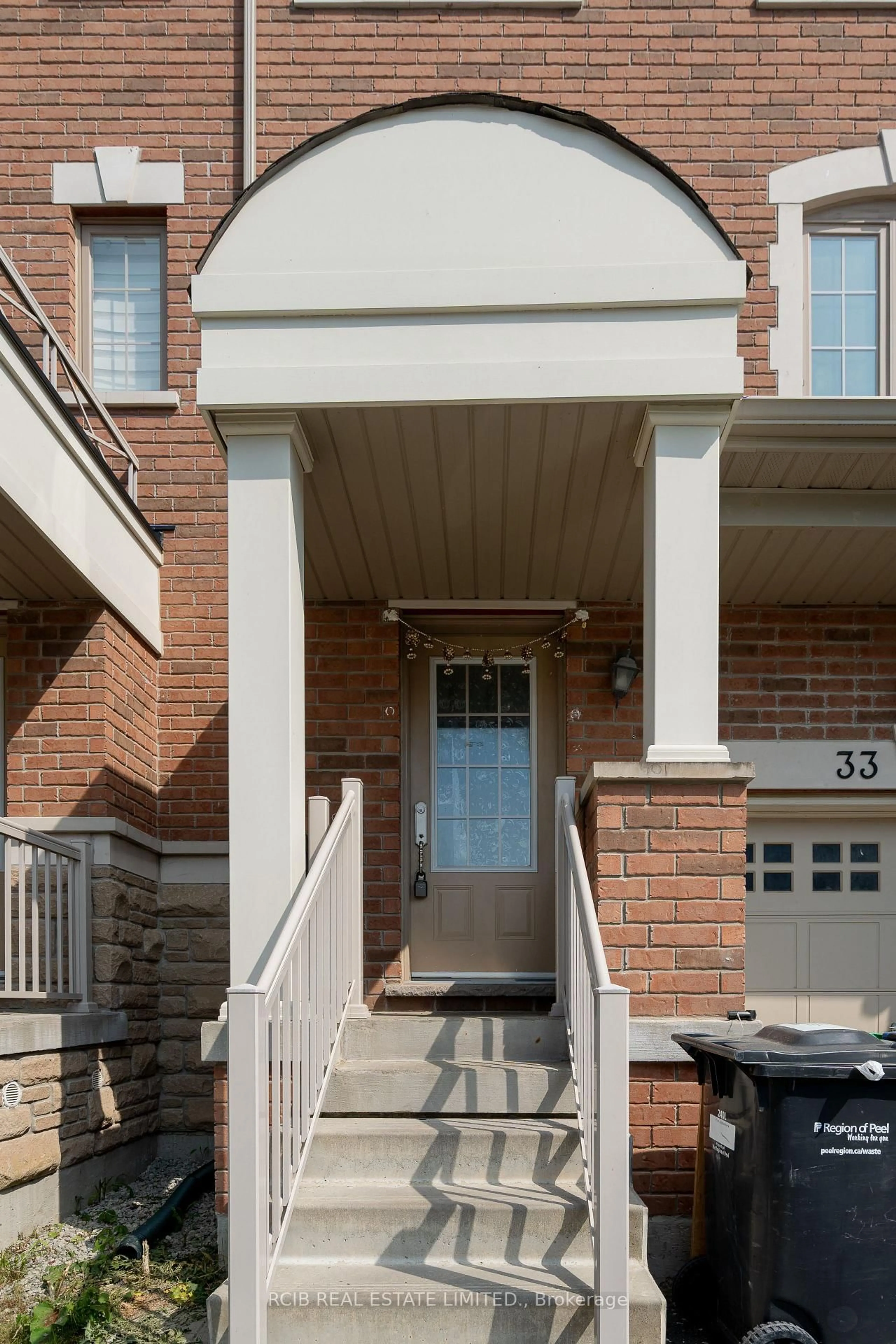 Unknown for 33 Sprucewood Rd, Brampton Ontario L6Z 0H5