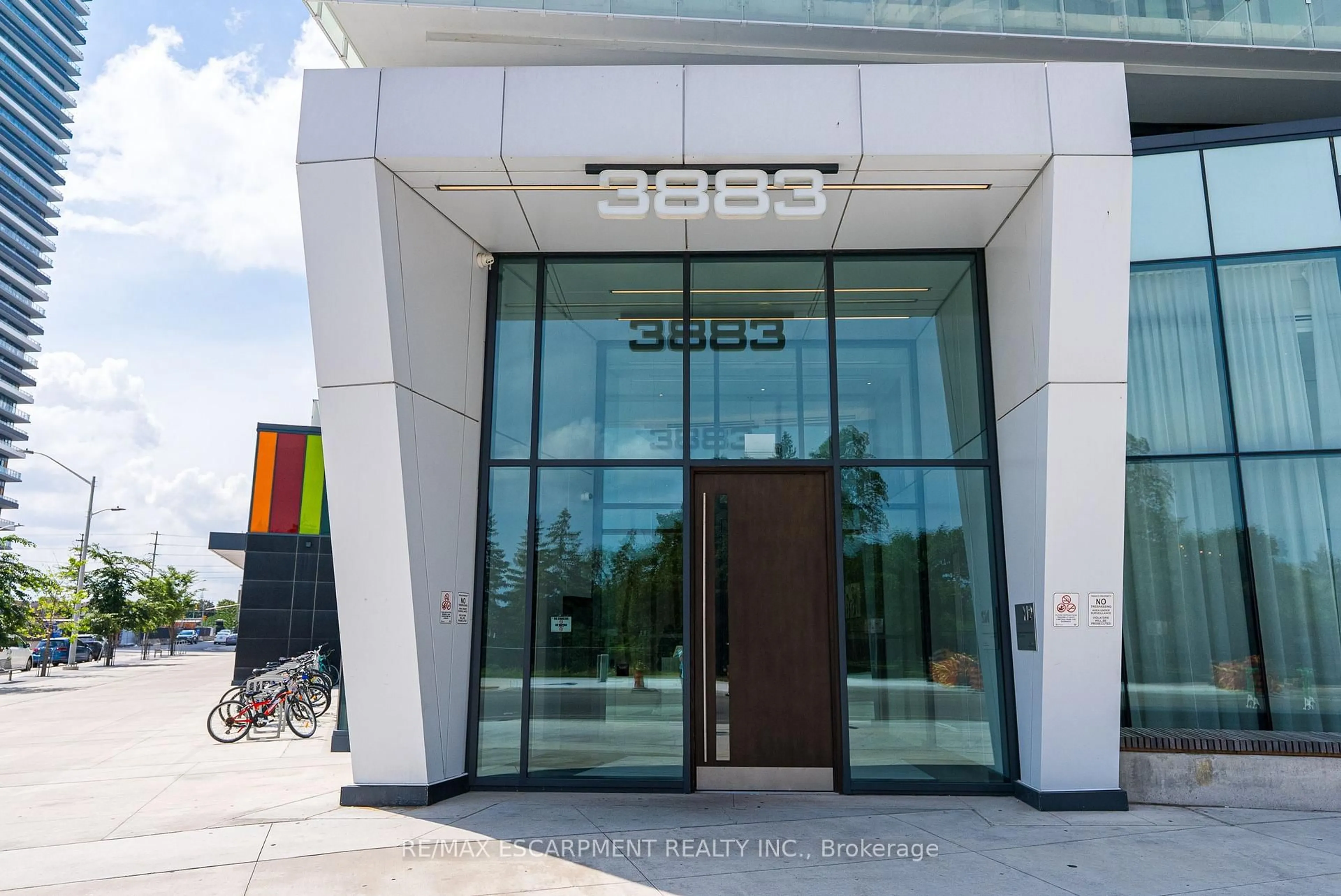 Indoor foyer for 3883 Quartz Rd #3413, Mississauga Ontario L5B 0M4