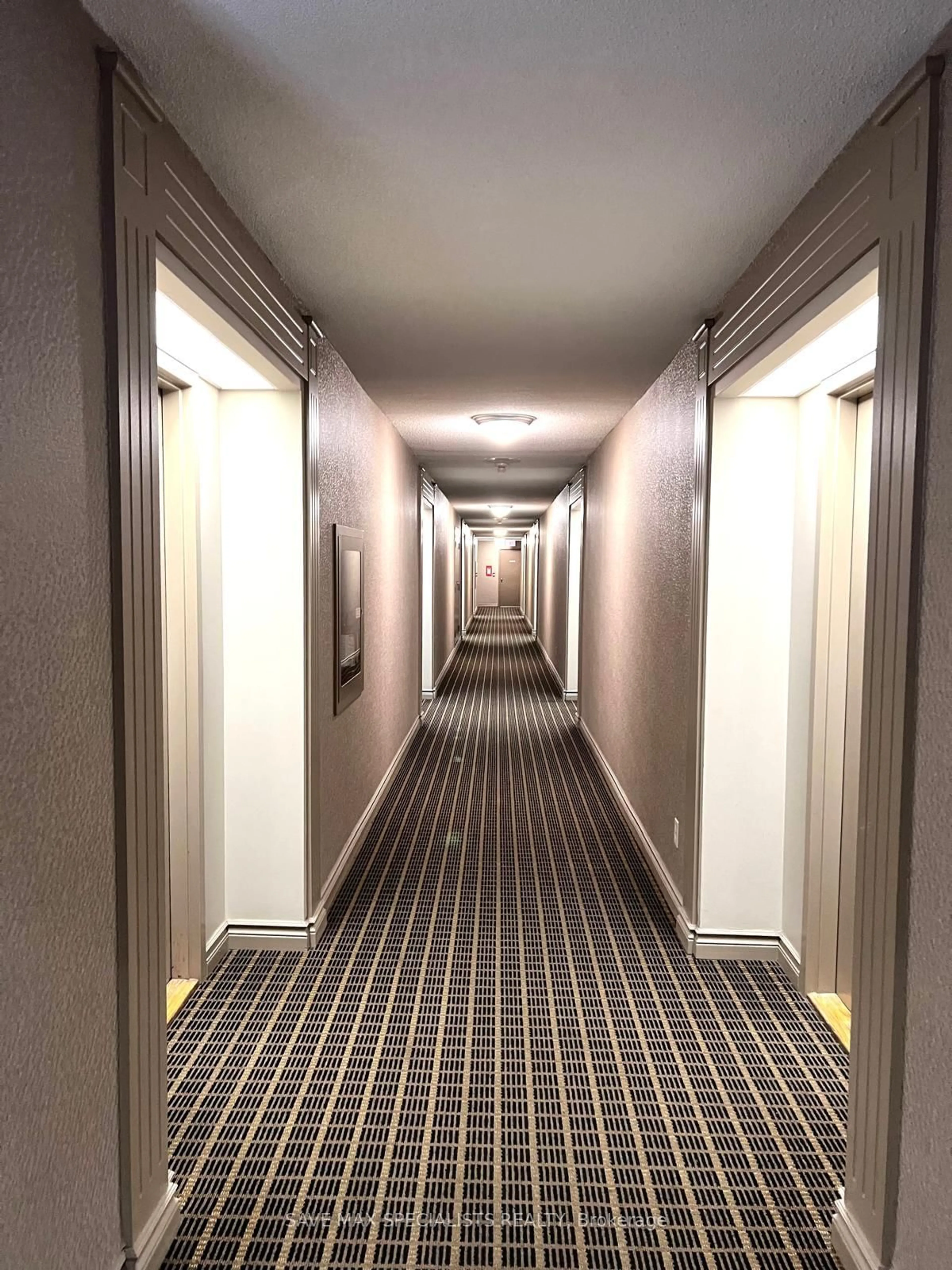 Unknown for 135 Hillcrest Ave #1214, Mississauga Ontario L5B 4B1