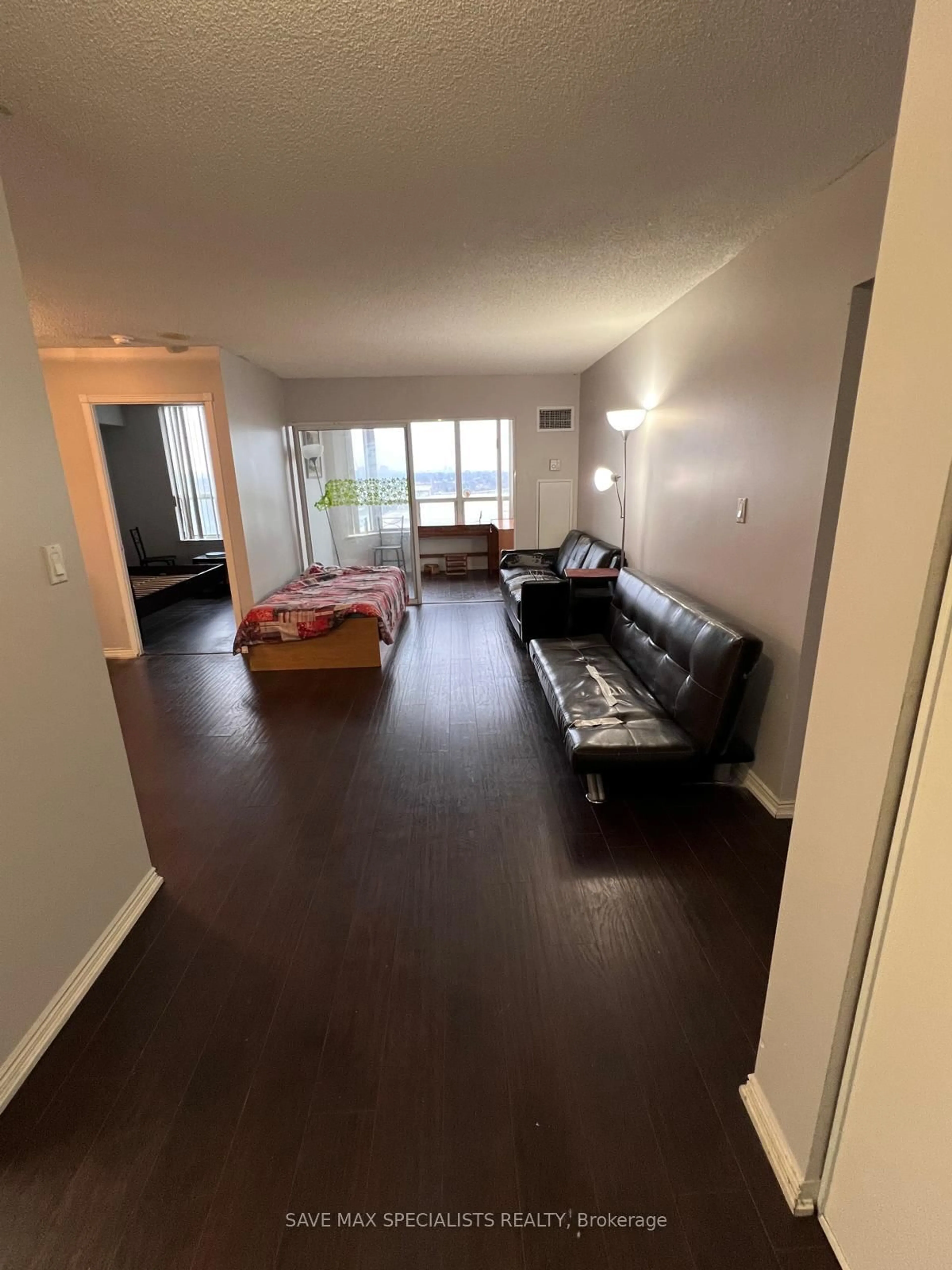 A pic of a room for 135 Hillcrest Ave #1214, Mississauga Ontario L5B 4B1