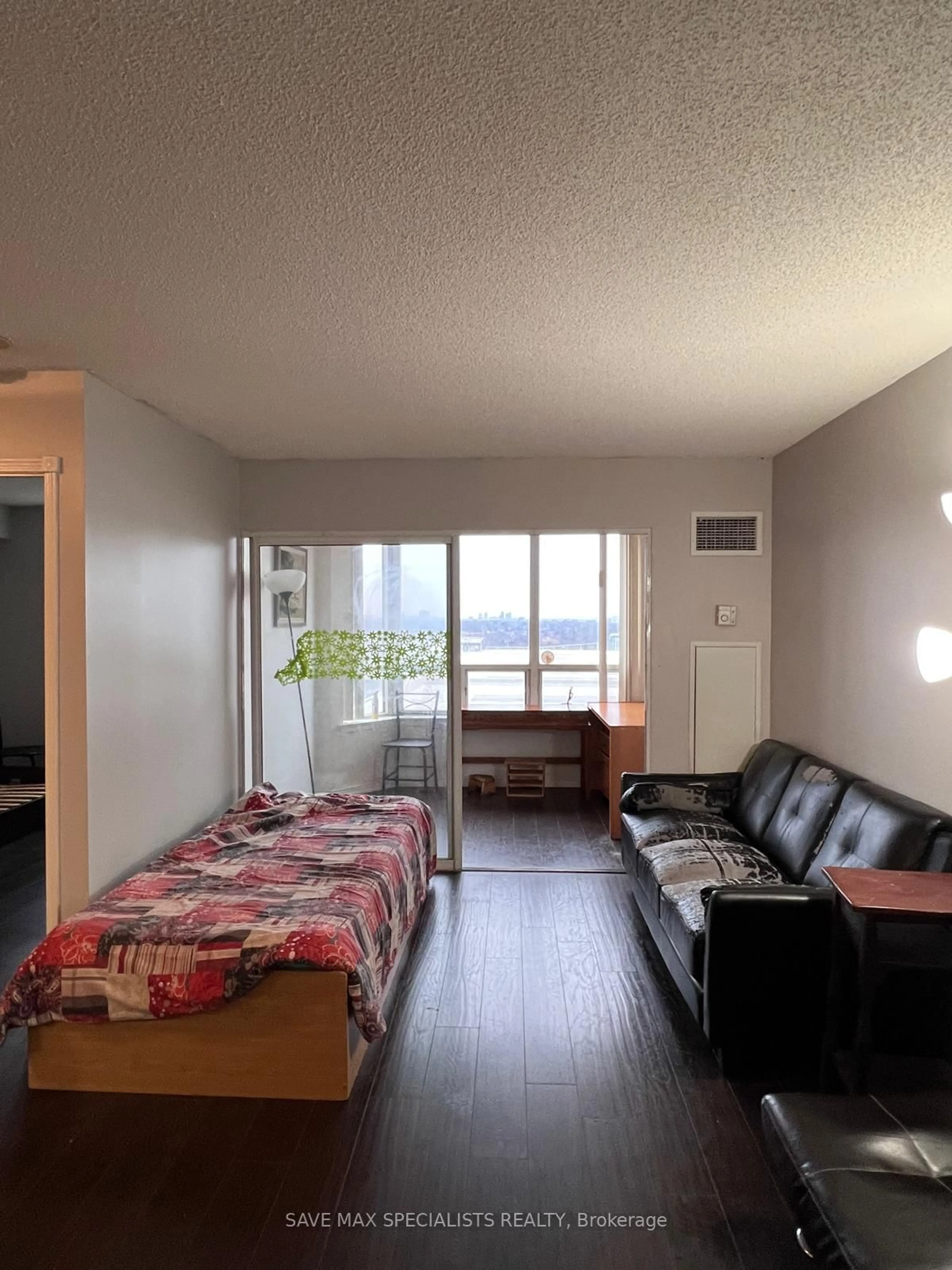 A pic of a room for 135 Hillcrest Ave #1214, Mississauga Ontario L5B 4B1