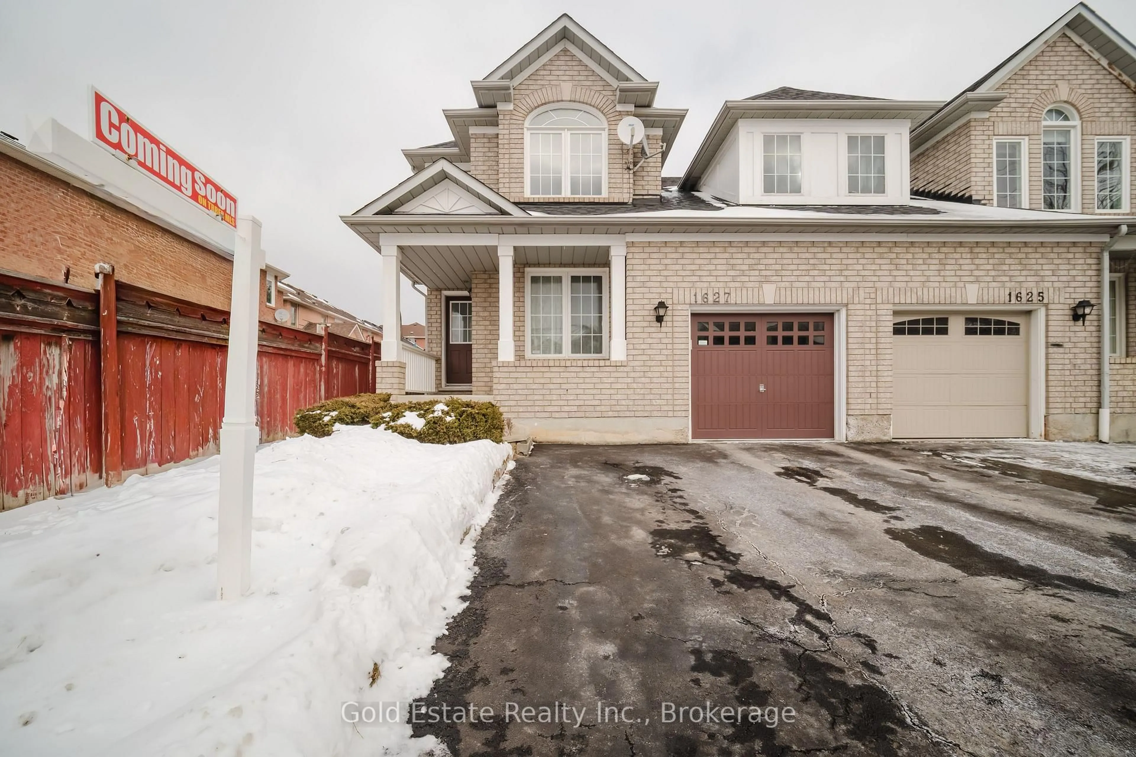 Home with brick exterior material, street for 1627 Samuelson Circ, Mississauga Ontario L5N 7Z8