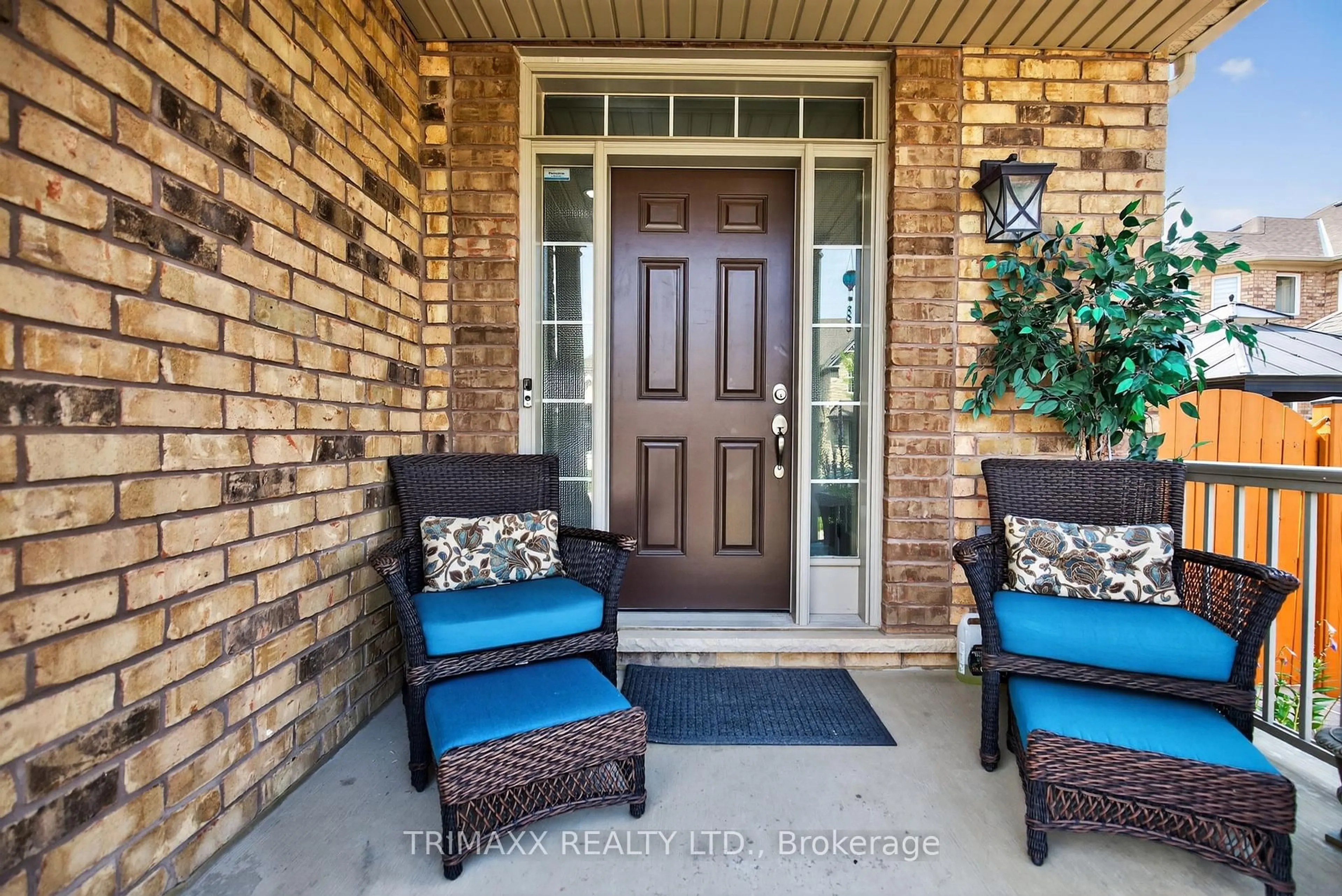 Indoor entryway for 30 Learmont Ave, Caledon Ontario L7C 3N3