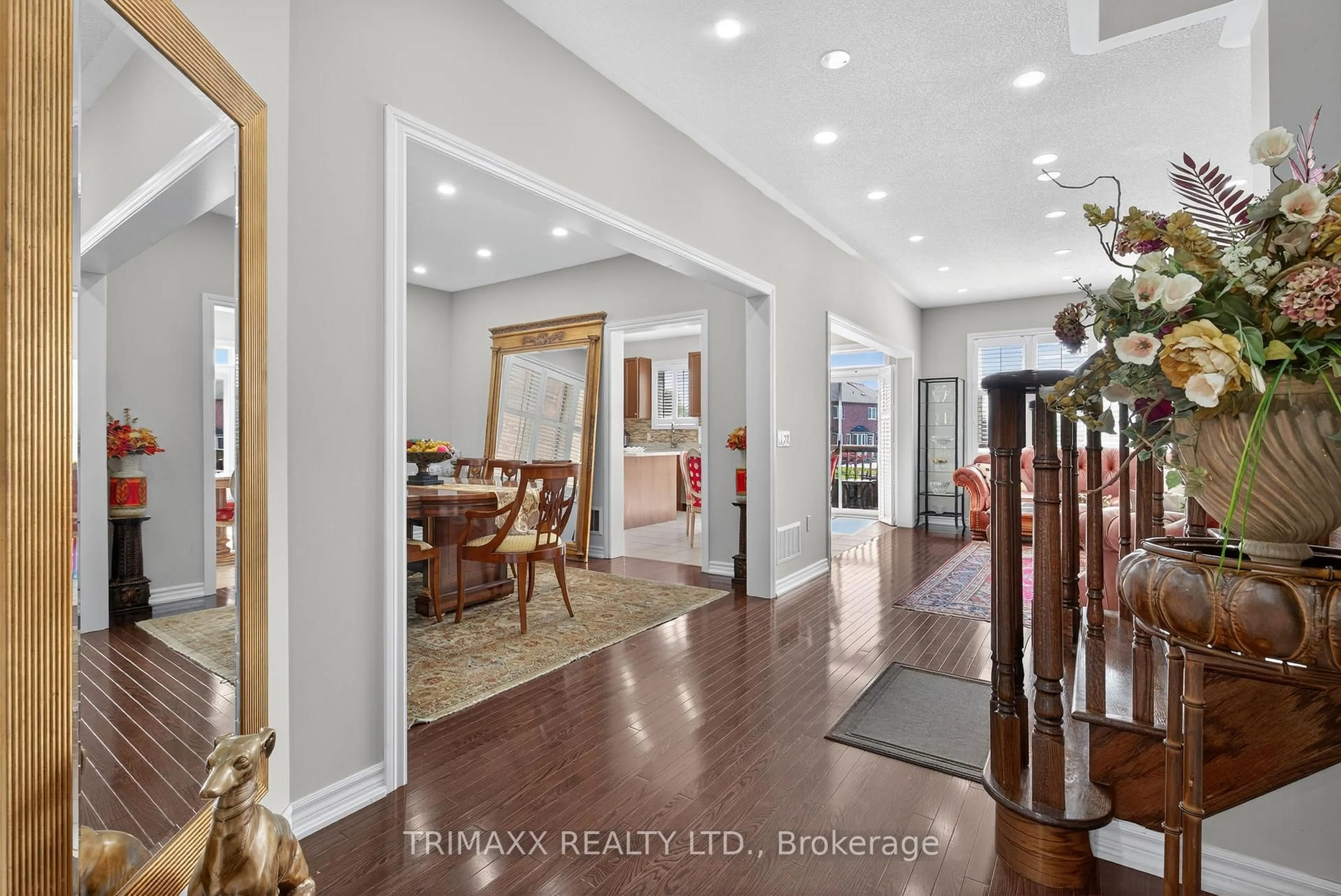 Indoor entryway for 30 Learmont Ave, Caledon Ontario L7C 3N3