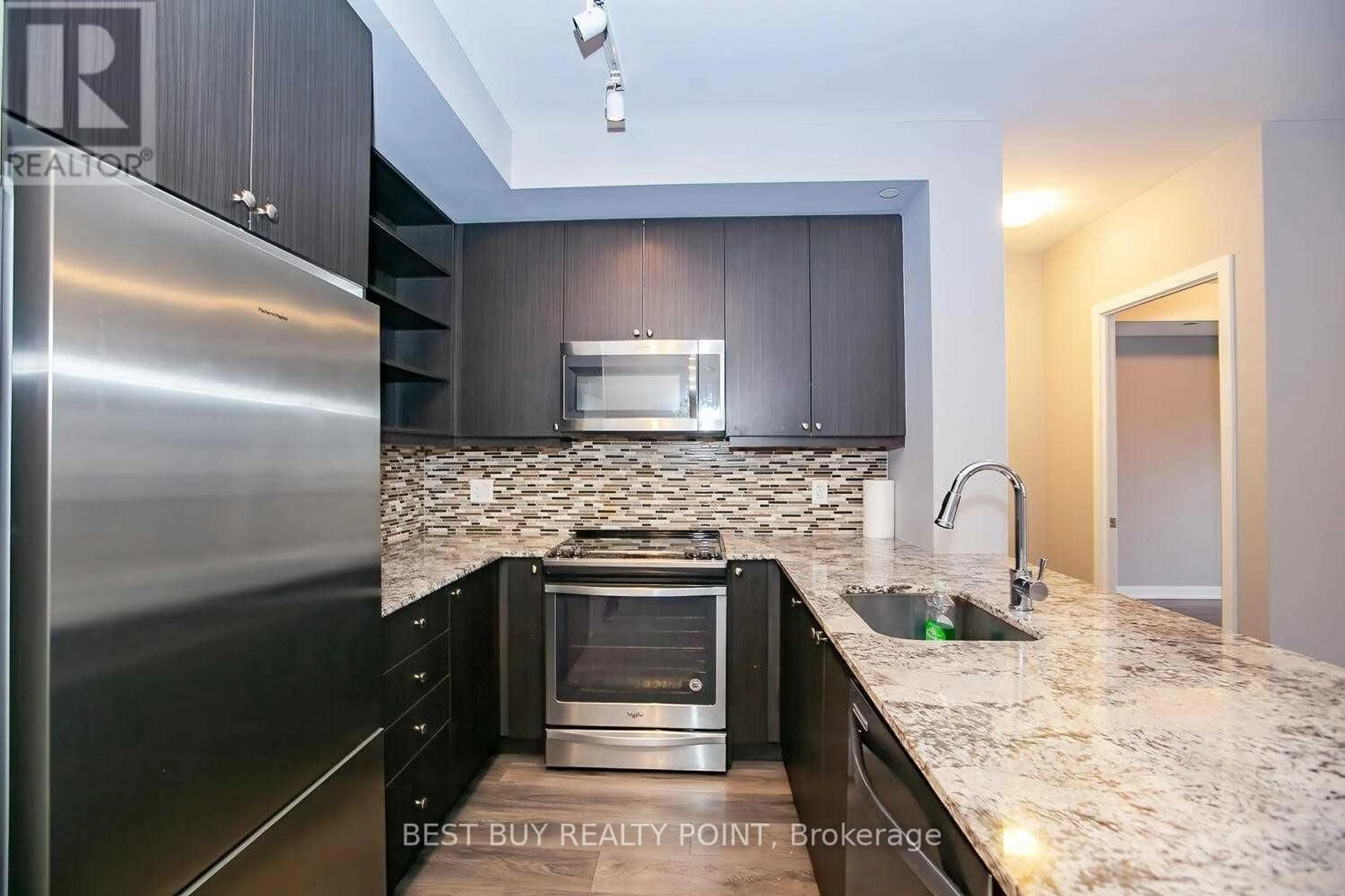 Standard kitchen, unknown for 4633 Glen Erin Dr #1101, Mississauga Ontario L5M 0Y6
