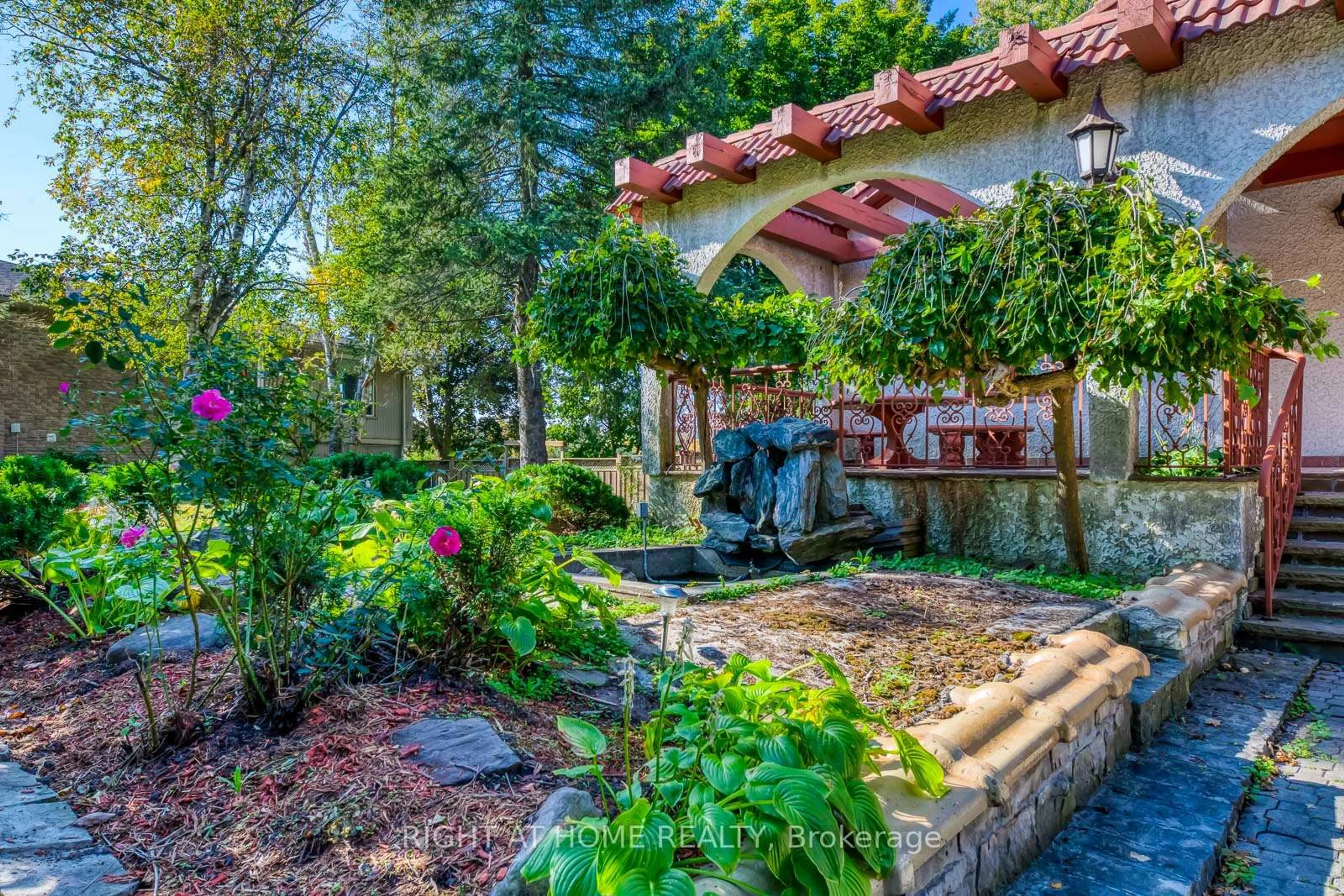 Patio, street for 1 Farmer's Lane, Caledon Ontario L7E 3K1