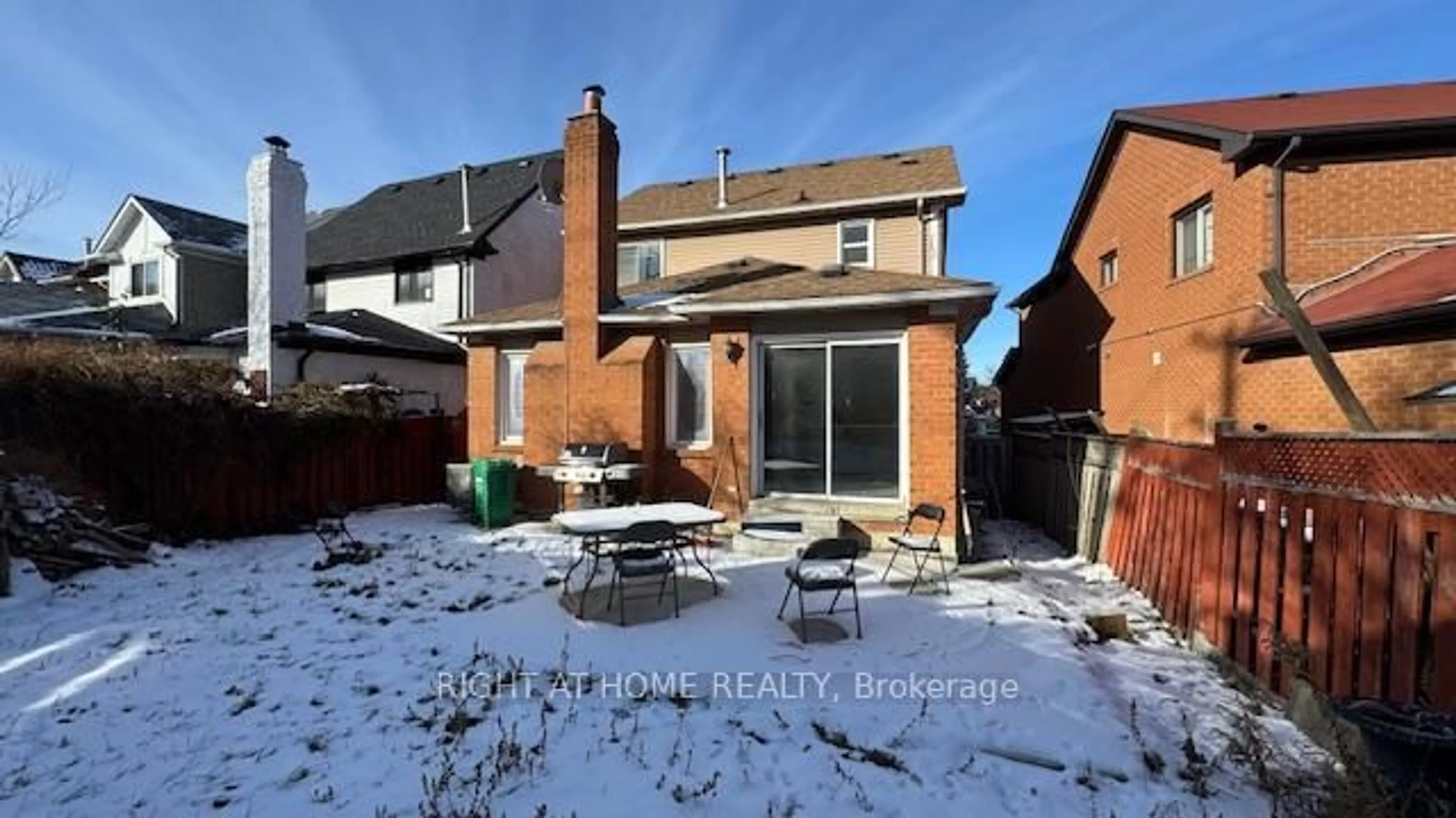 Patio, street for 67 Sal Circ, Brampton Ontario L6R 1H6