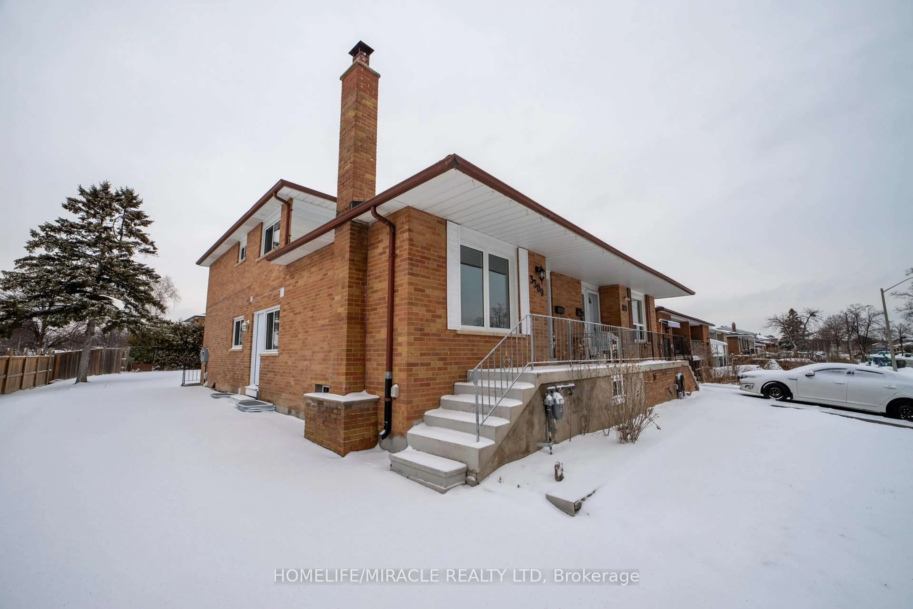 Home with brick exterior material, building for 3309 Jolliffe Ave, Mississauga Ontario L4T 1V6