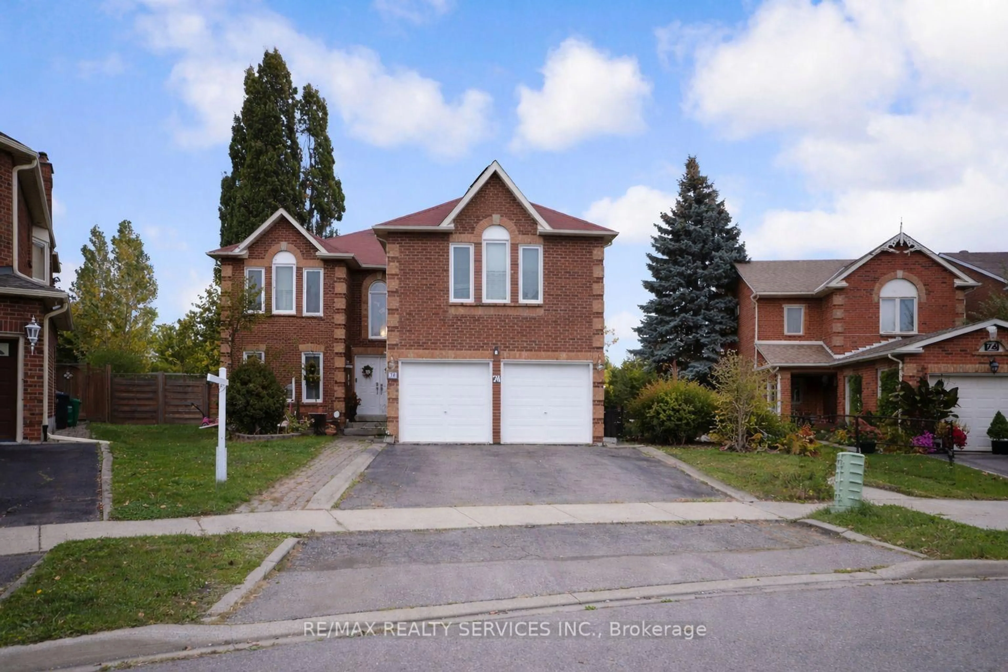 Home with brick exterior material, street for 74 Leeward Dr, Brampton Ontario L6S 5V8