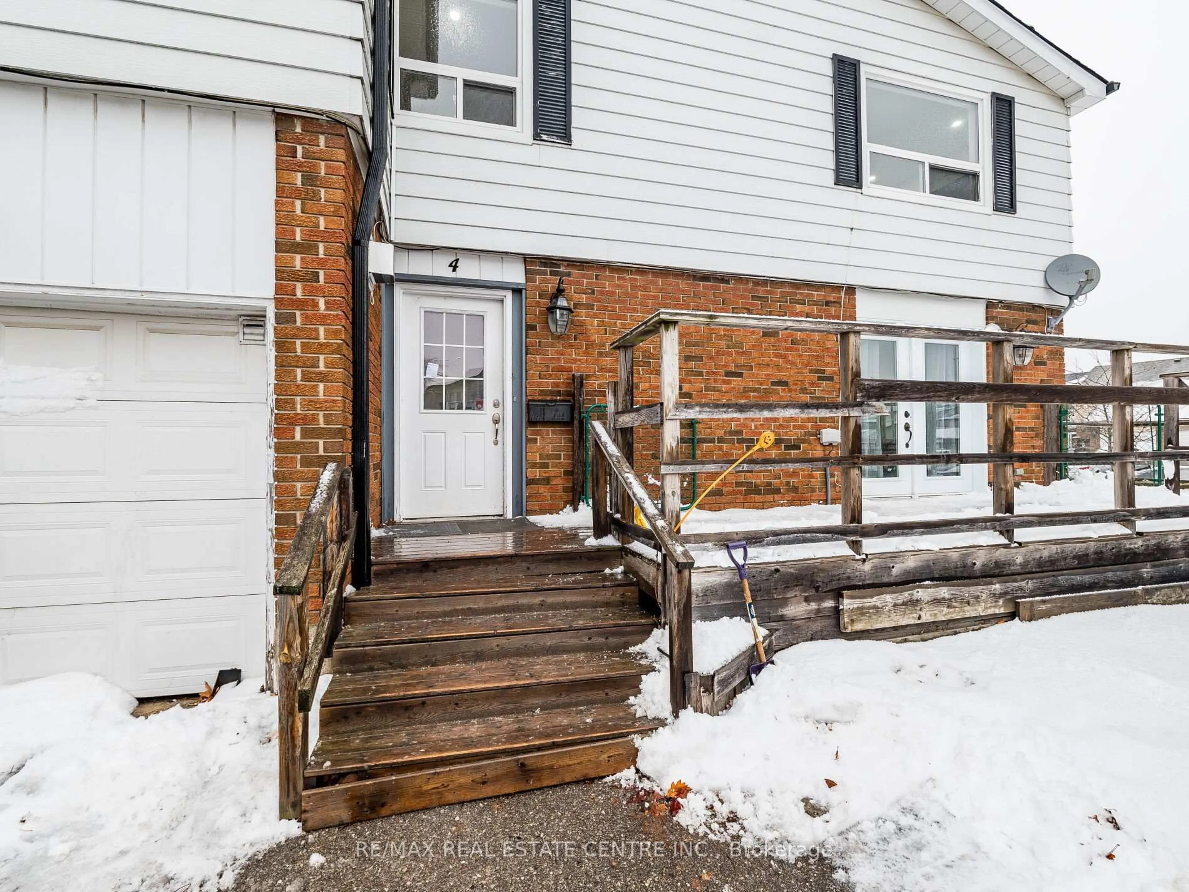 Unknown for 4 Horne Dr, Brampton Ontario L6V 2V3