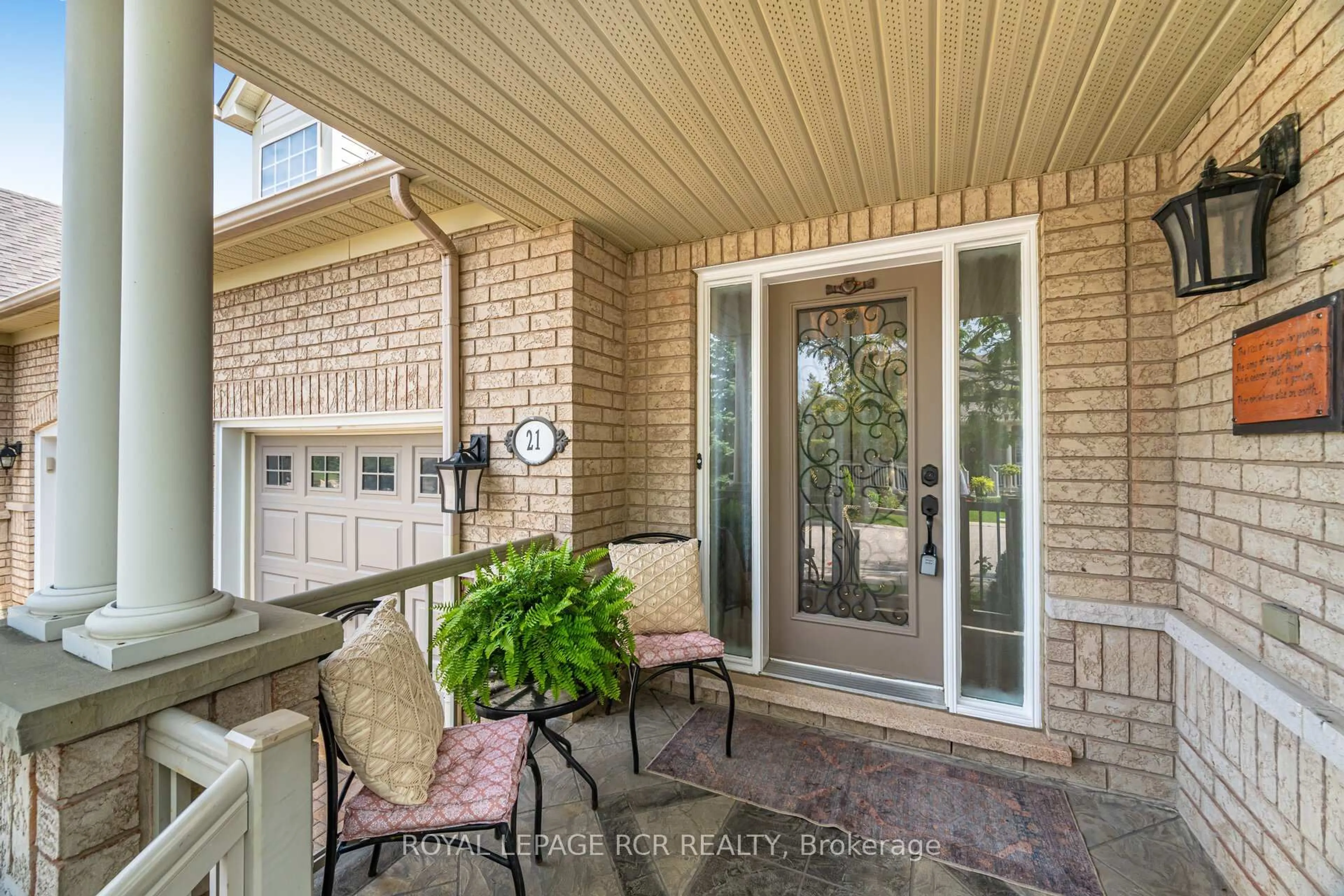 Indoor entryway for 21 Seashell Pl, Brampton Ontario L9W 2E7