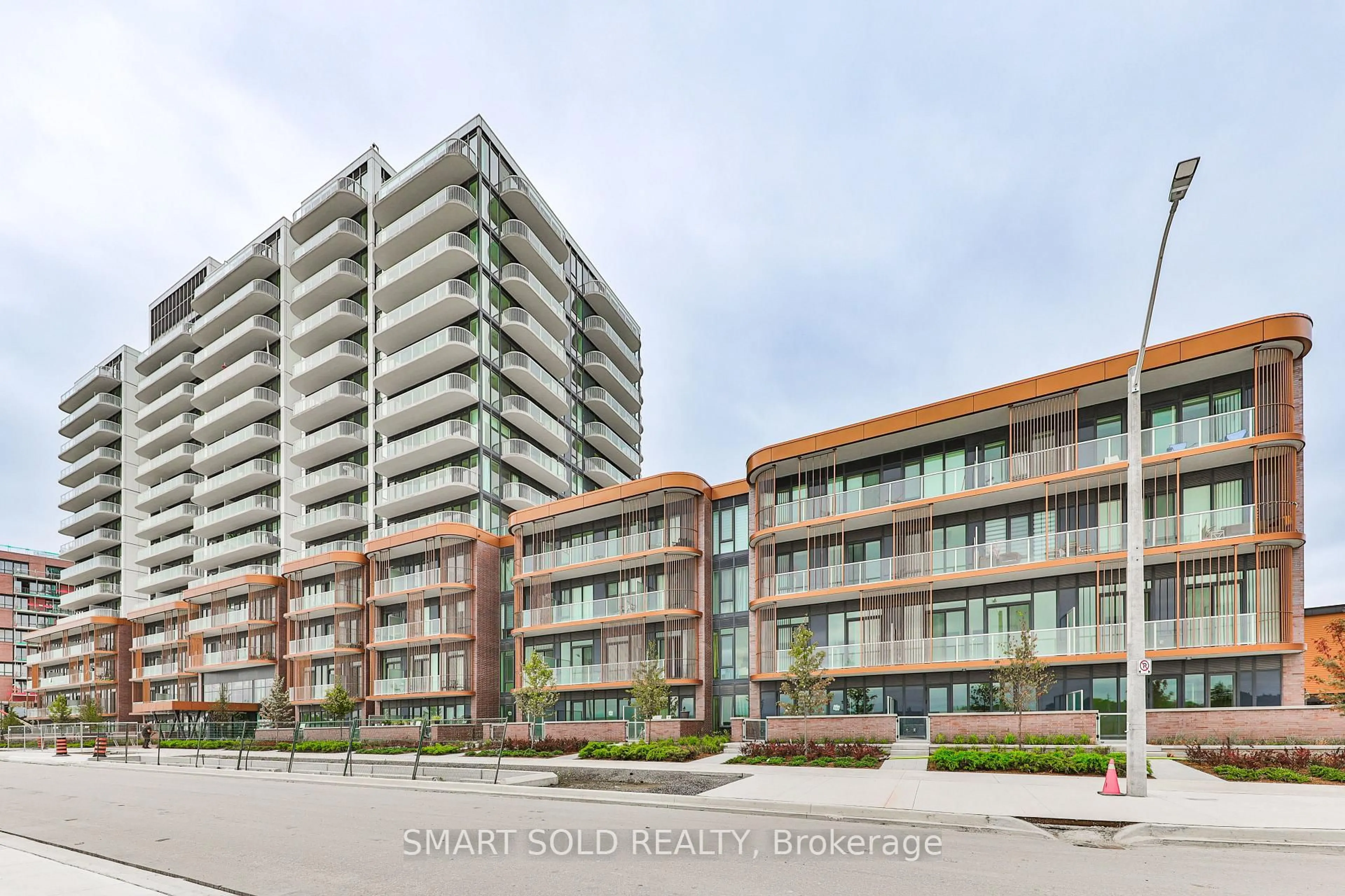 Unknown for 220 Missinnihe Way #114, Mississauga Ontario L5H 0A9