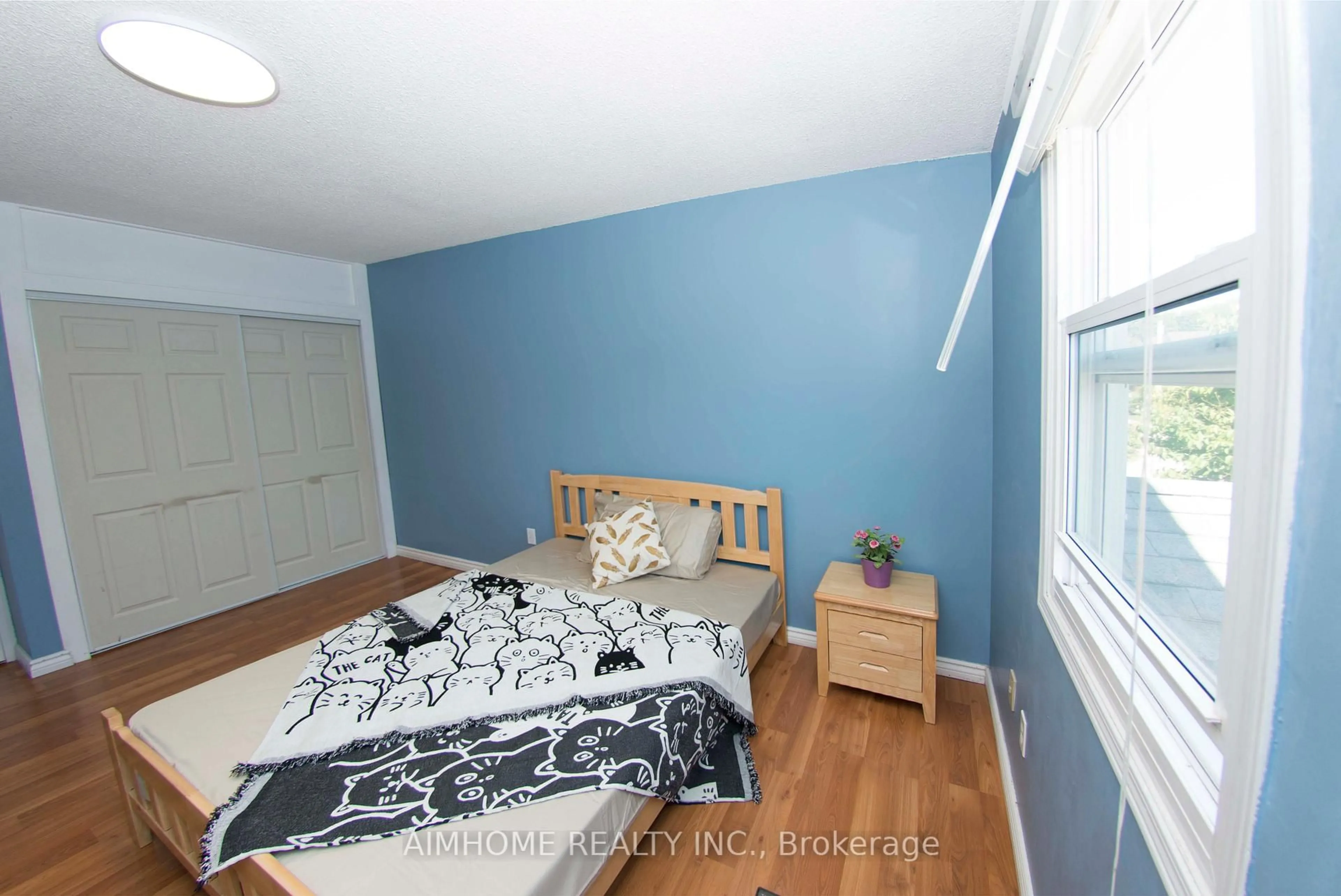 A pic of a room for 1224 Kirstie Crt #54, Oakville Ontario L6H 5C5