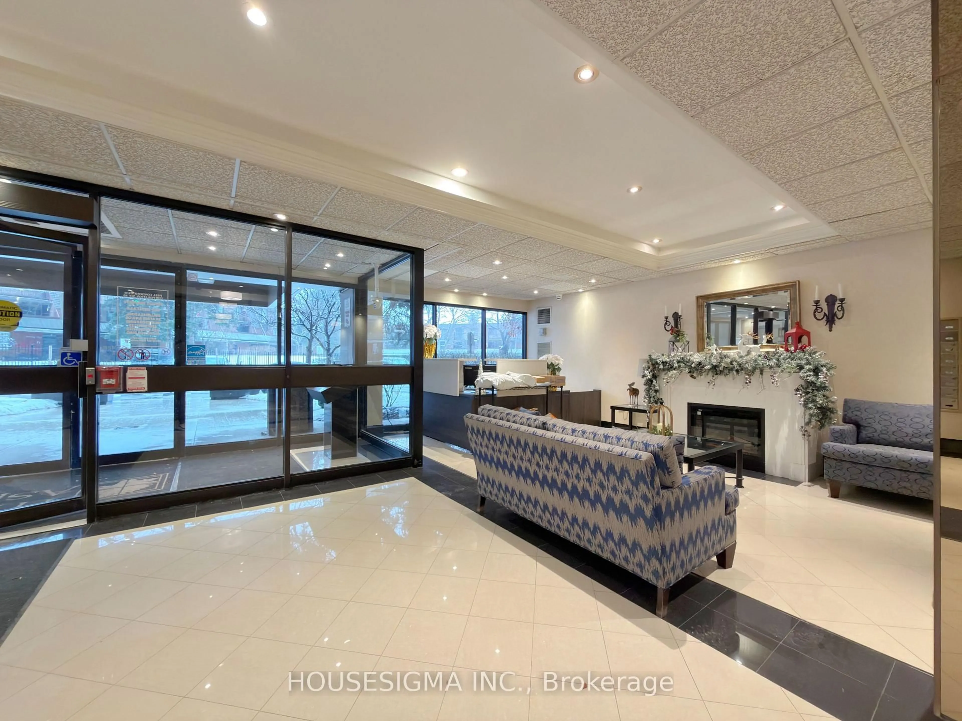 Lobby for 1320 Mississauga Valley Blvd #101, Mississauga Ontario L5A 3S9