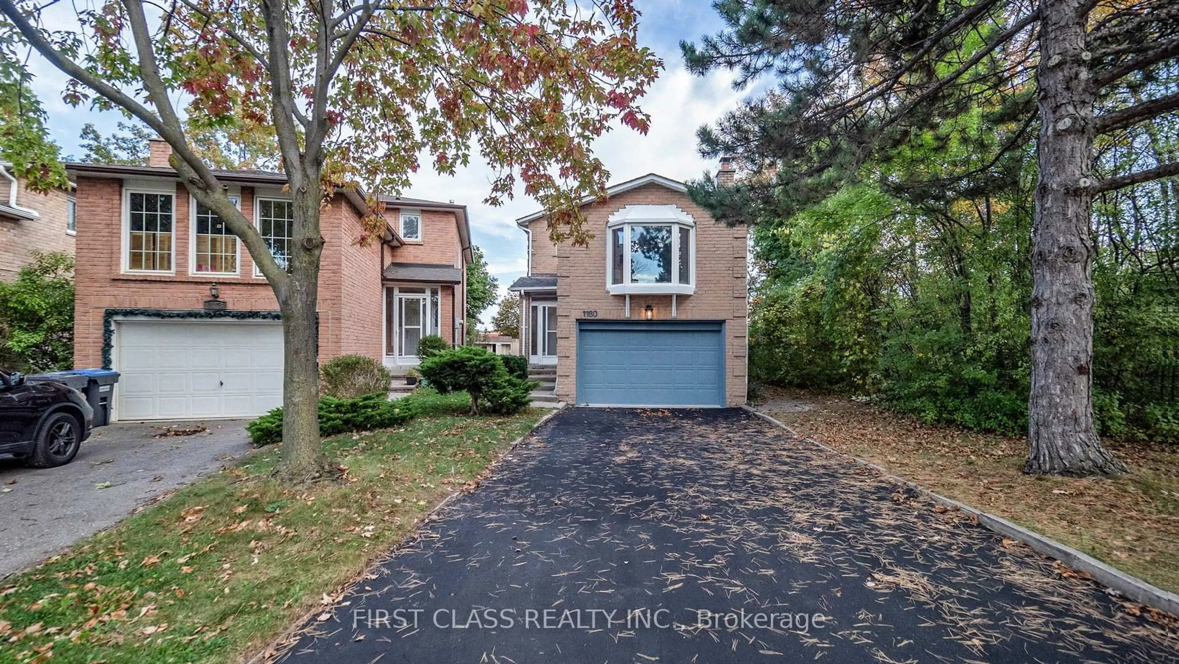 Home with brick exterior material, street for 1180 Shagbark Cres, Mississauga Ontario L5C 3P3