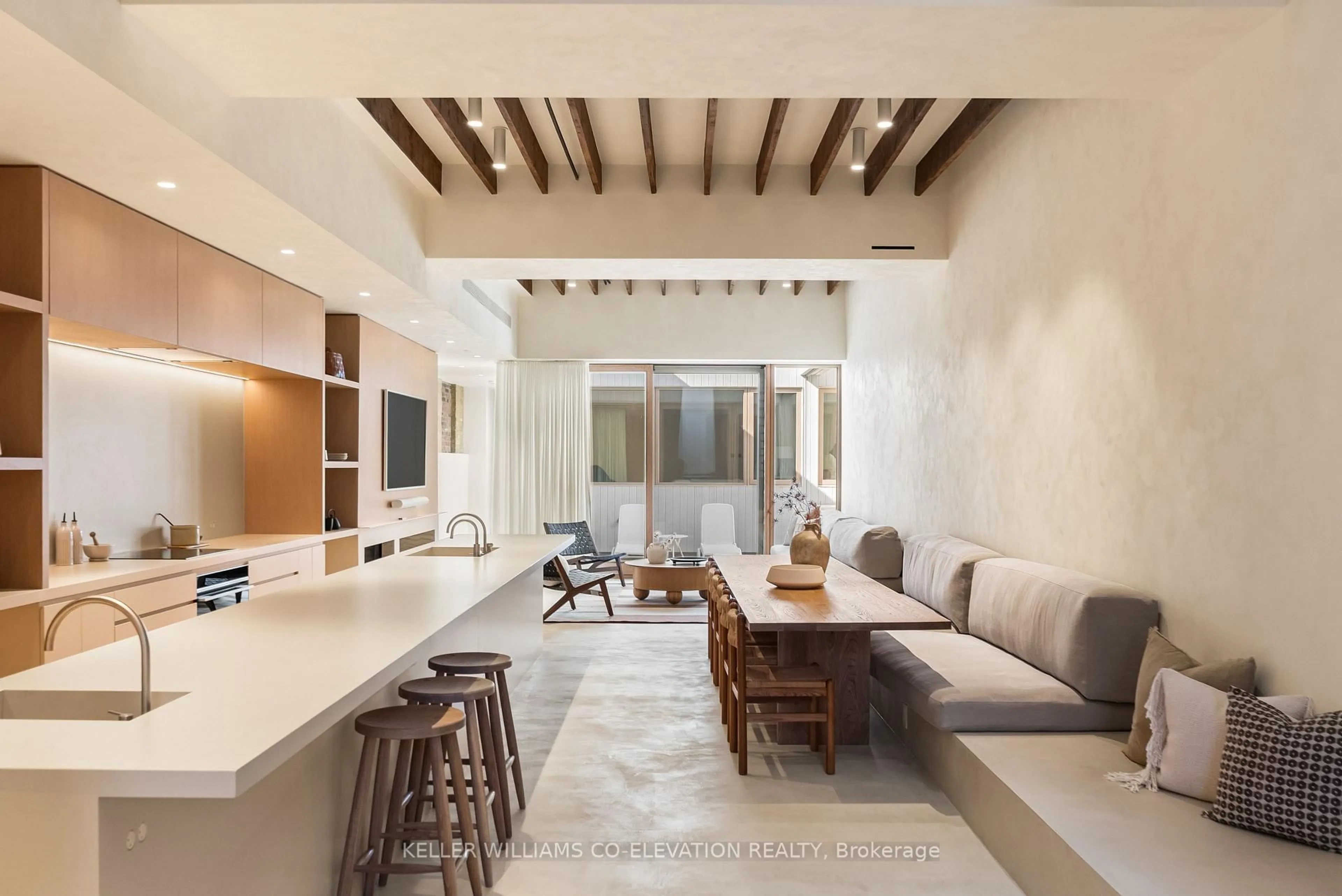 Unknown for 722 Lansdowne Ave, Toronto Ontario M6H 3Y8