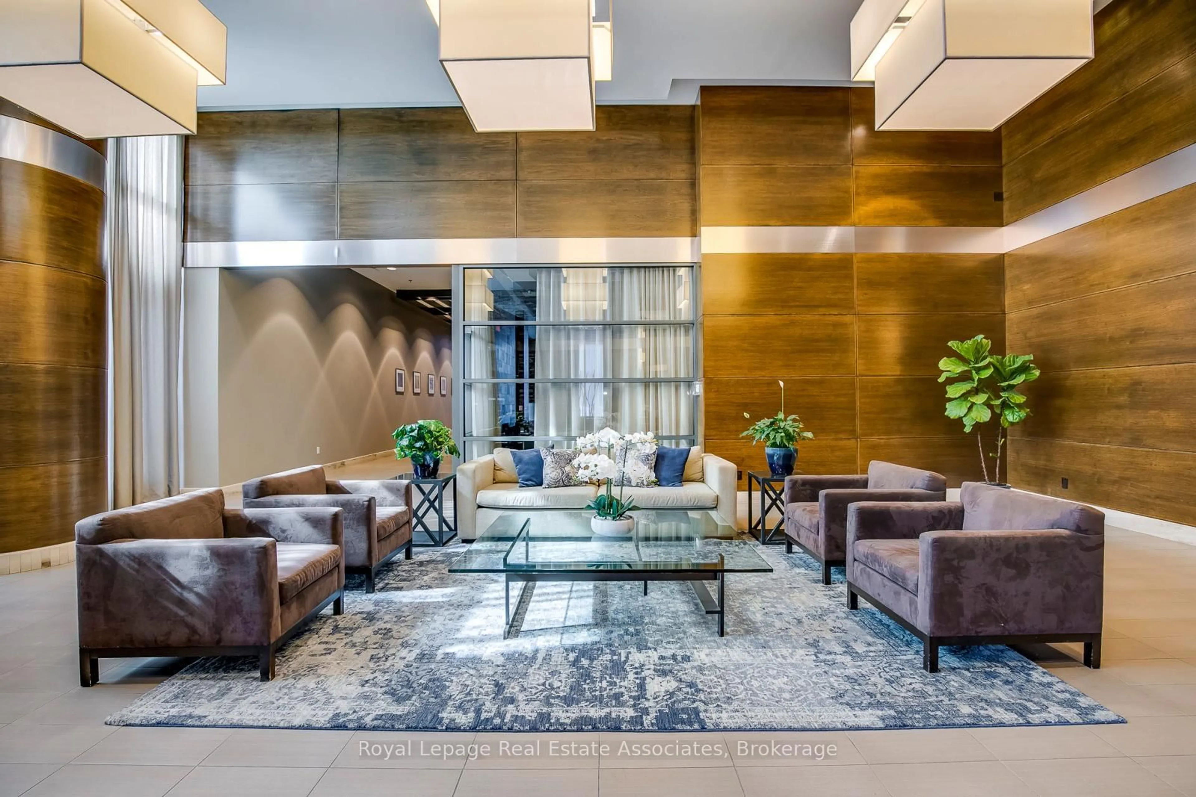 Lobby for 1 Hurontario St #308, Mississauga Ontario L5G 0A3