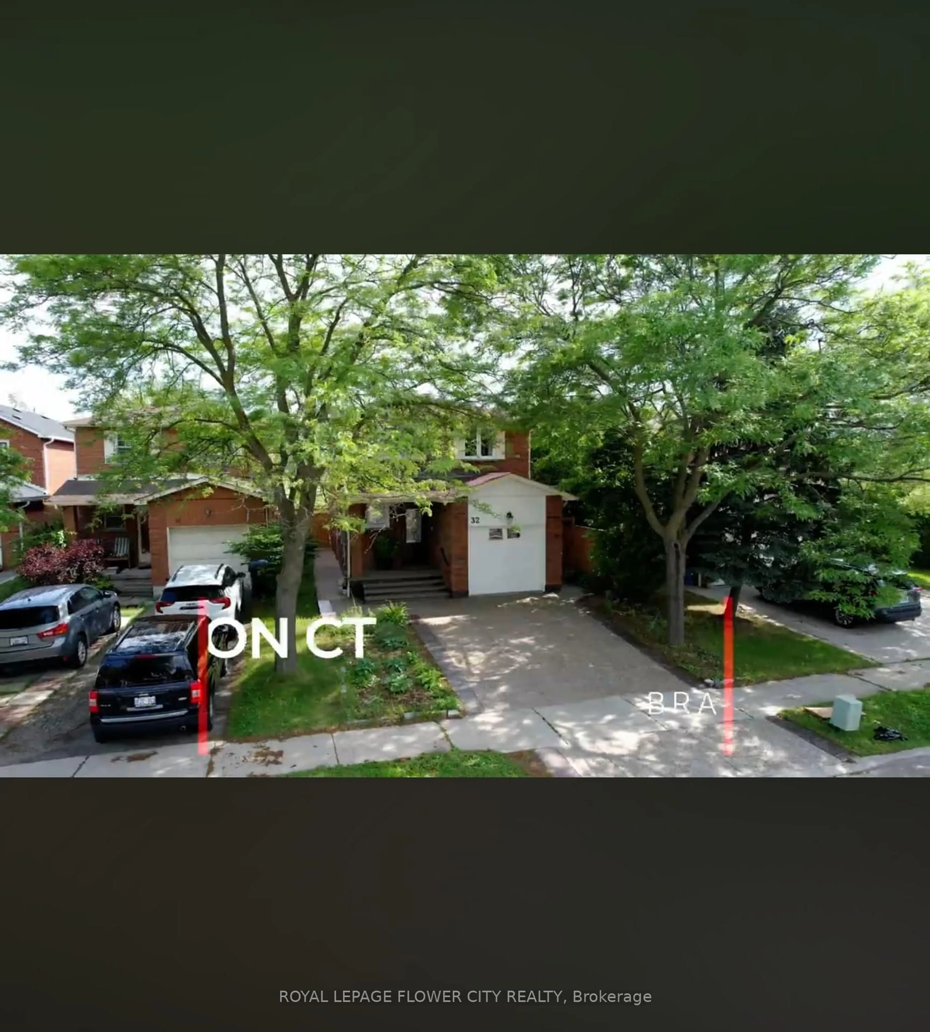 A pic from outside/outdoor area/front of a property/back of a property/a pic from drone, street for 32 Payton Crt, Brampton Ontario L6W 3Y9
