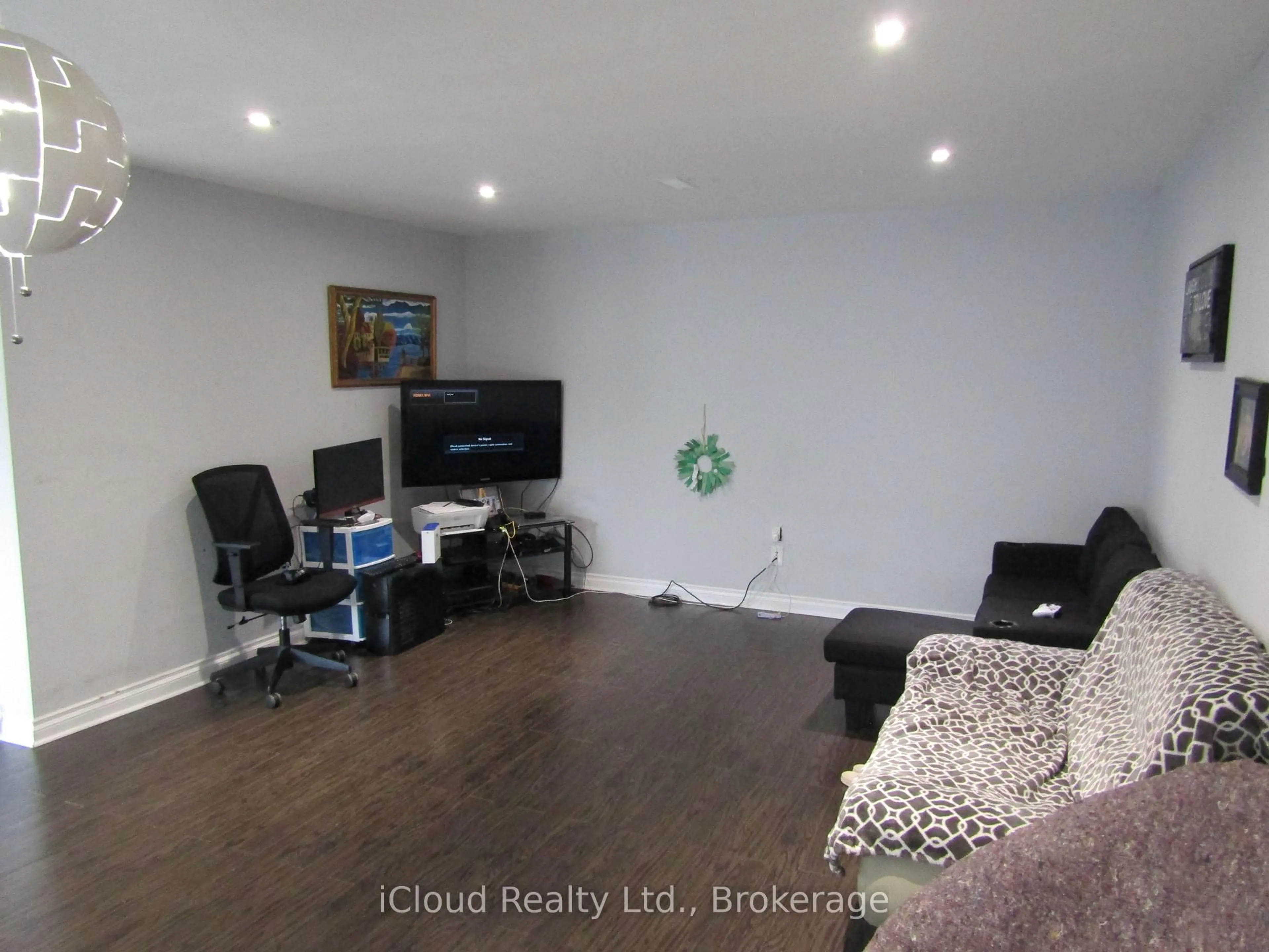 A pic of a room for 170 Troiless St, Caledon Ontario L7K 1C3