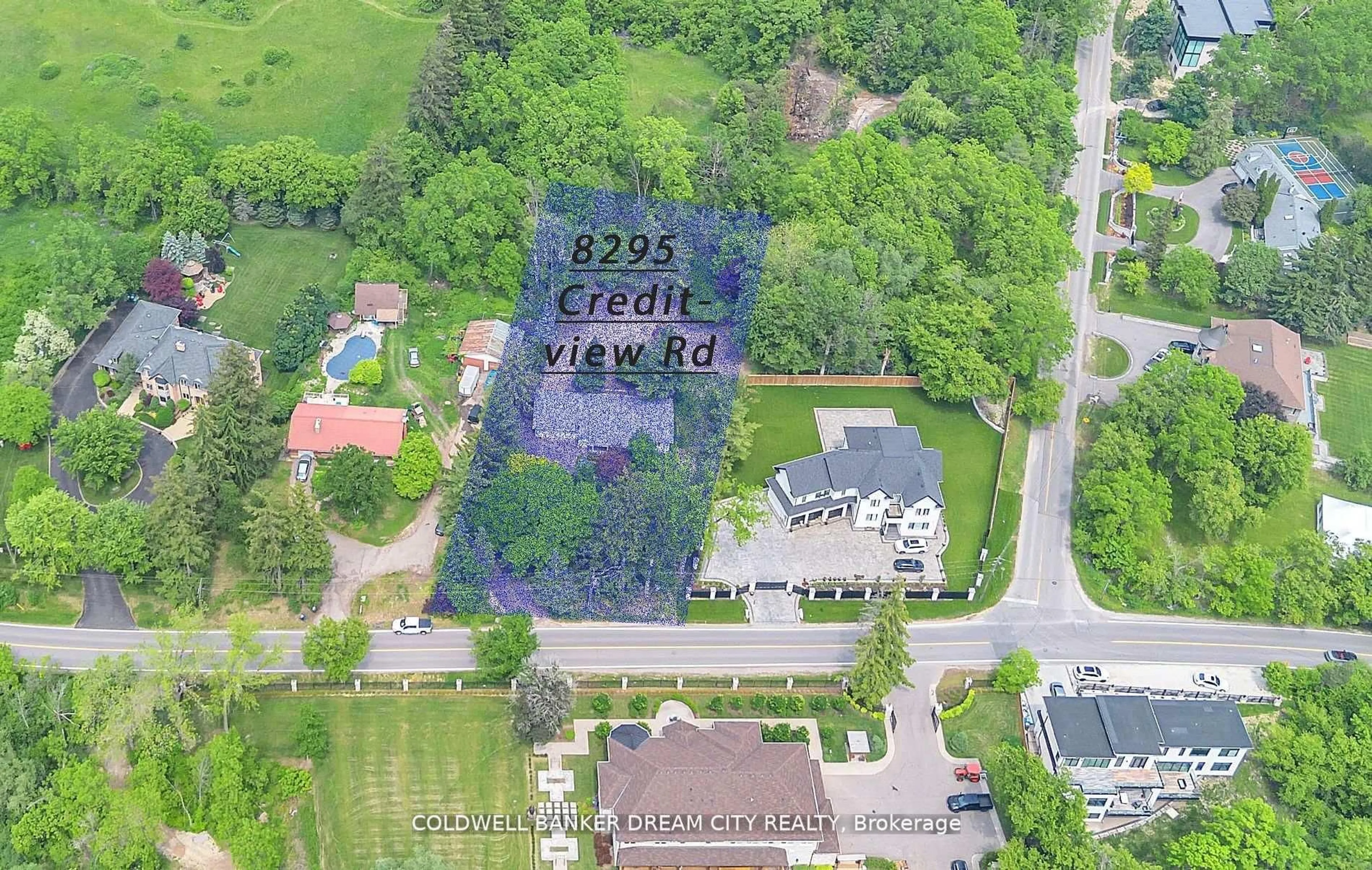 A pic from outside/outdoor area/front of a property/back of a property/a pic from drone, street for 8295 Creditview Rd, Brampton Ontario L6Y 0G7
