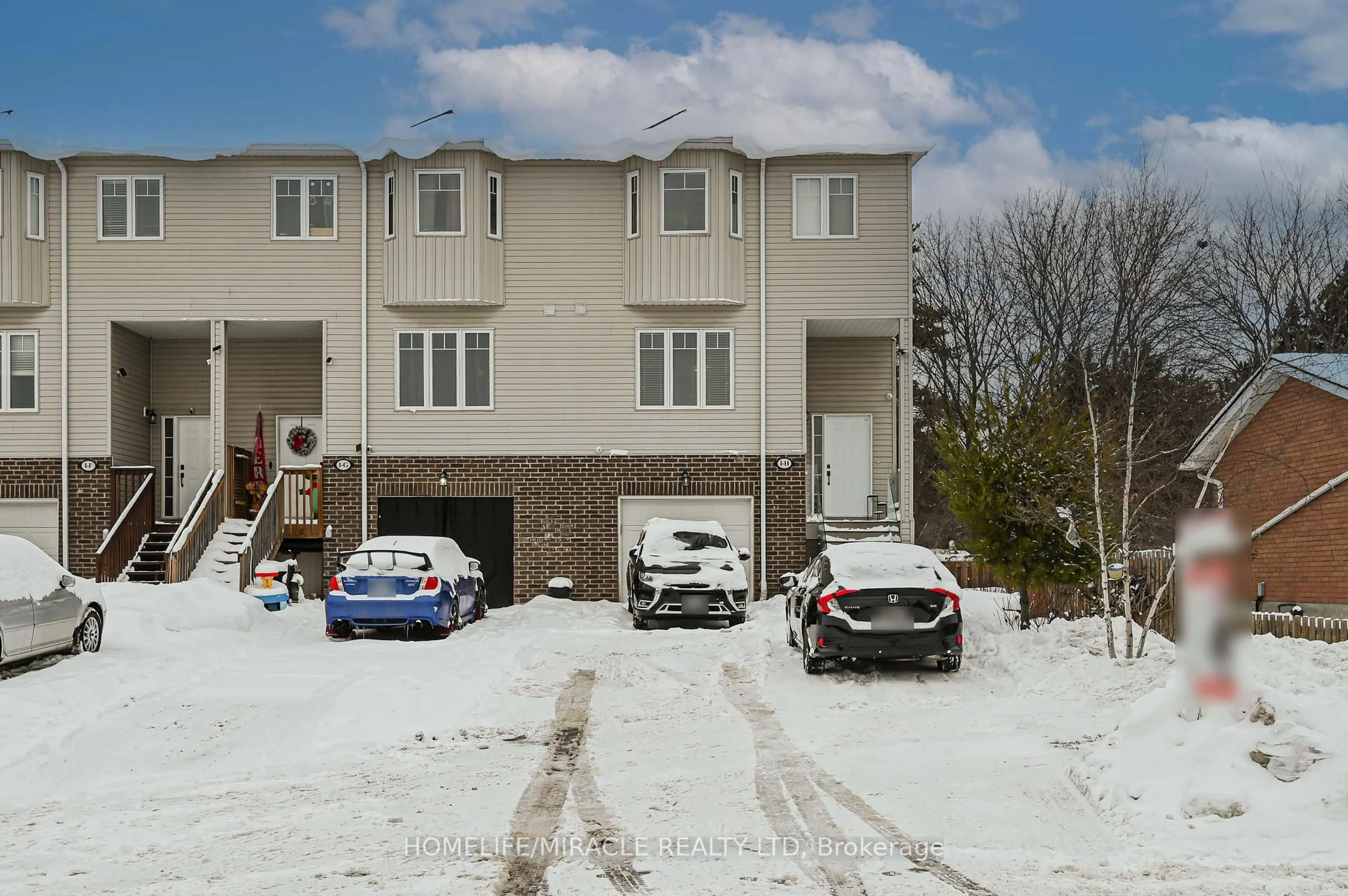 A pic from outside/outdoor area/front of a property/back of a property/a pic from drone, street for 1 Chisholm St, Orangeville Ontario L9W 6Y6