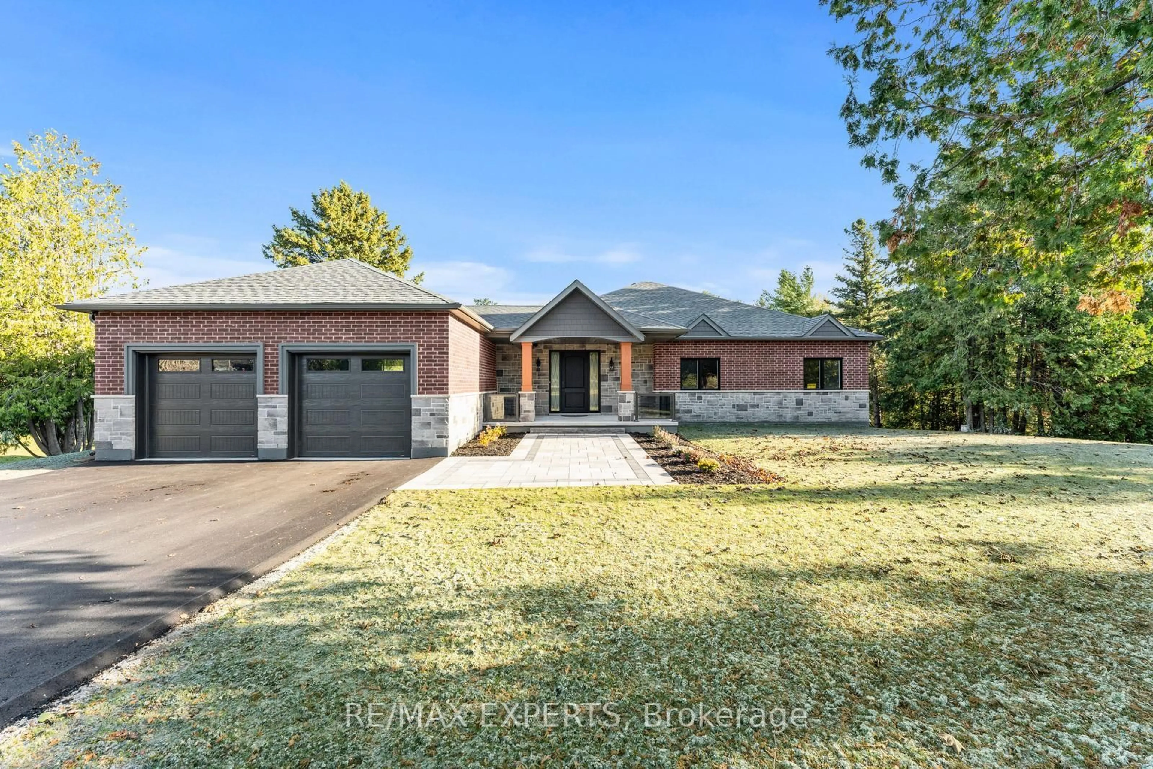 Home with brick exterior material, street for 211 Pine Ave, Caledon Ontario L7E 3S7