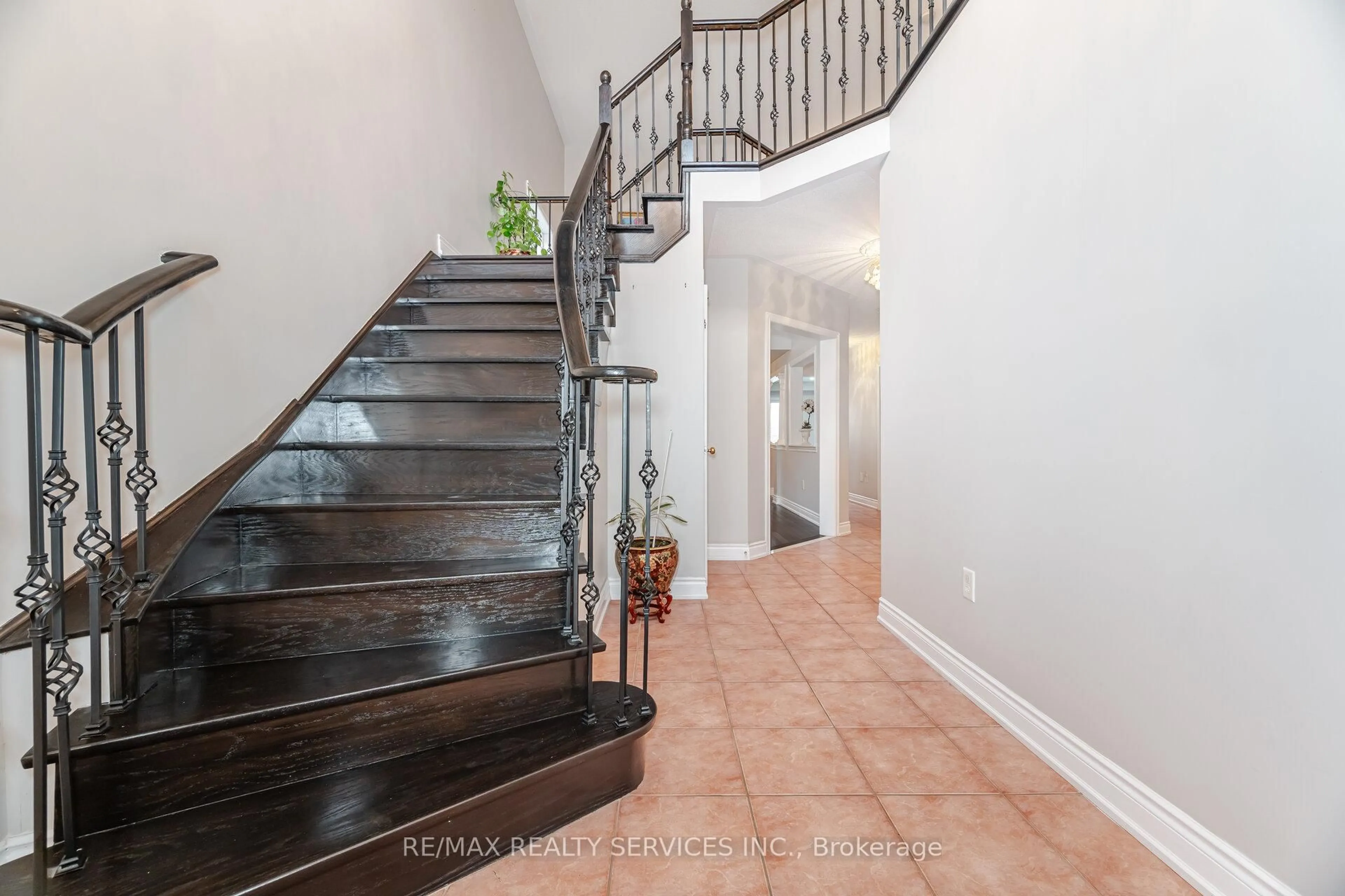 Unknown for 39 Rattlesnake Rd, Brampton Ontario L6R 3B9