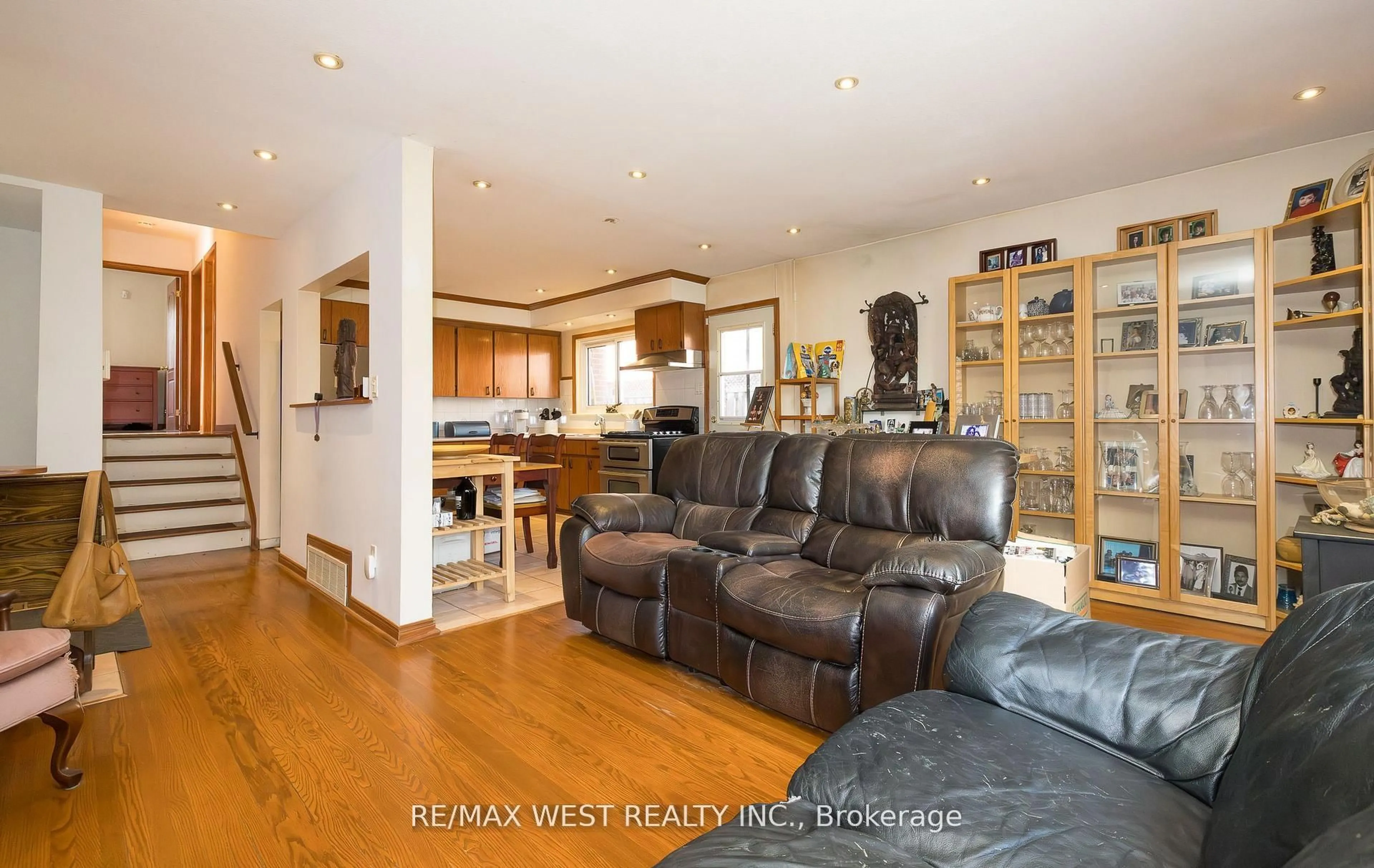 Open concept kitchen, wood/laminate floor for 6 Lagos Rd, Toronto Ontario M9N 4E4