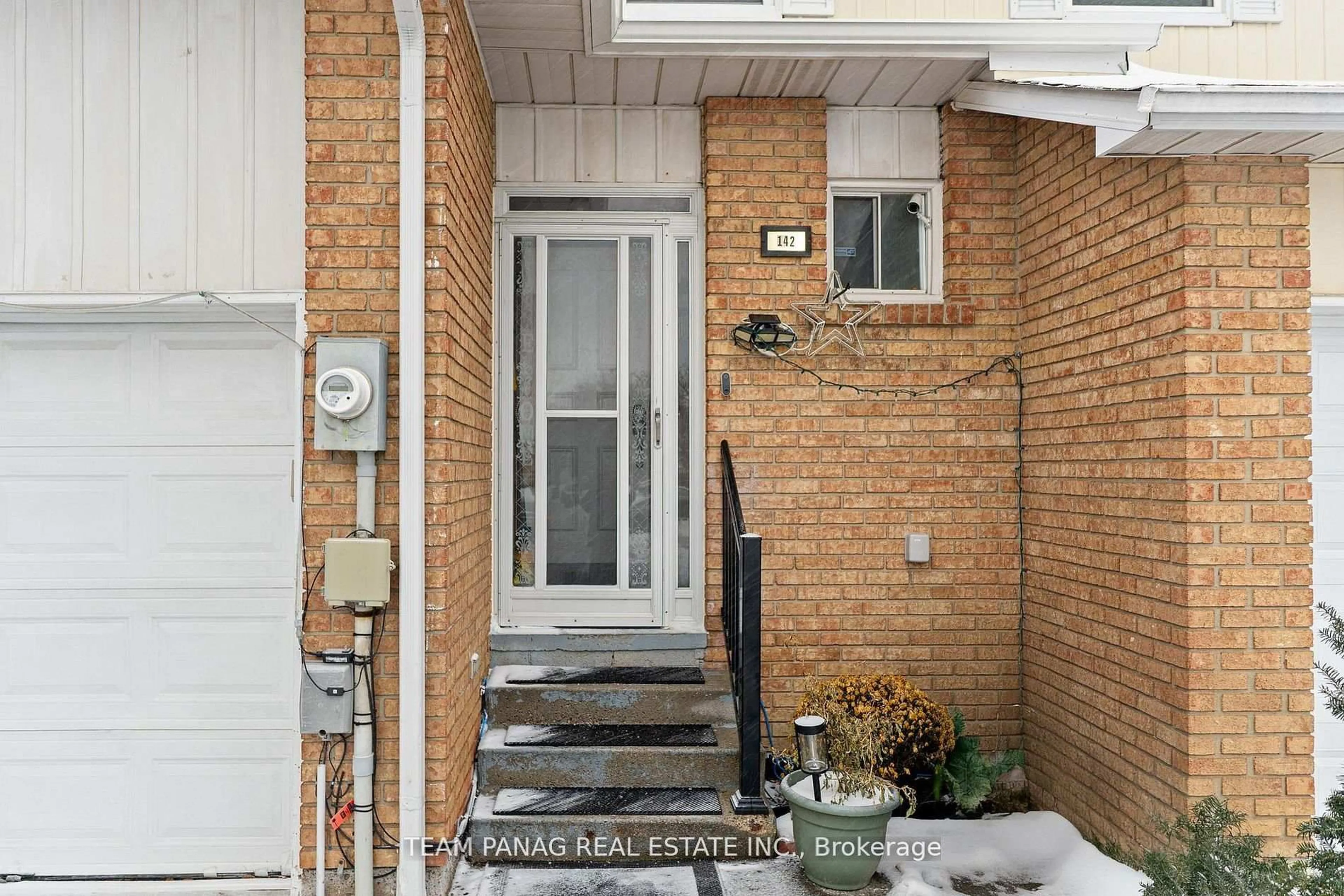 Unknown for 142 Ashurst Cres, Brampton Ontario L6V 3N9