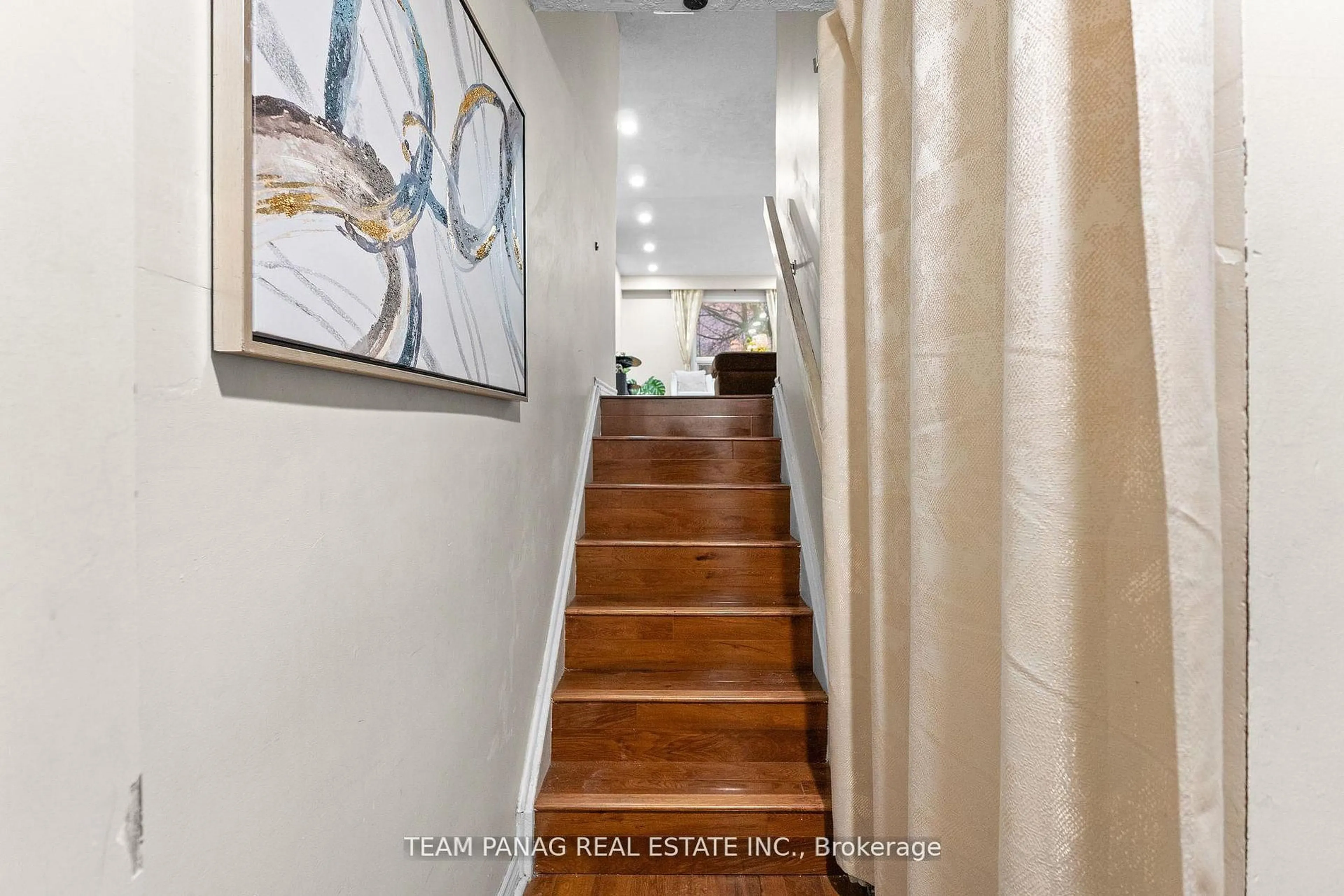 Unknown for 142 Ashurst Cres, Brampton Ontario L6V 3N9