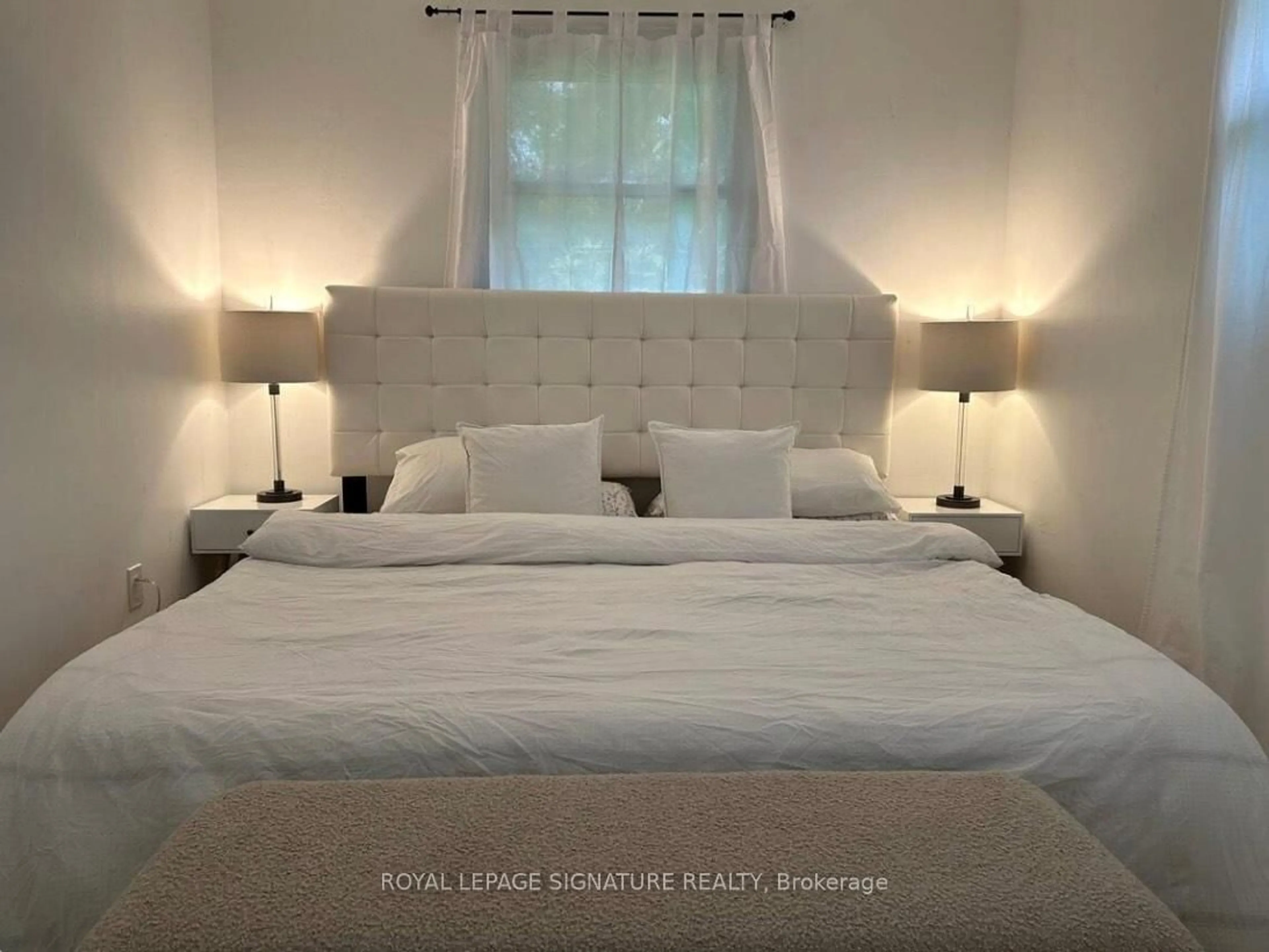 Bedroom with bed, unknown for 1119 Rebecca St, Oakville Ontario L6L 1Y6