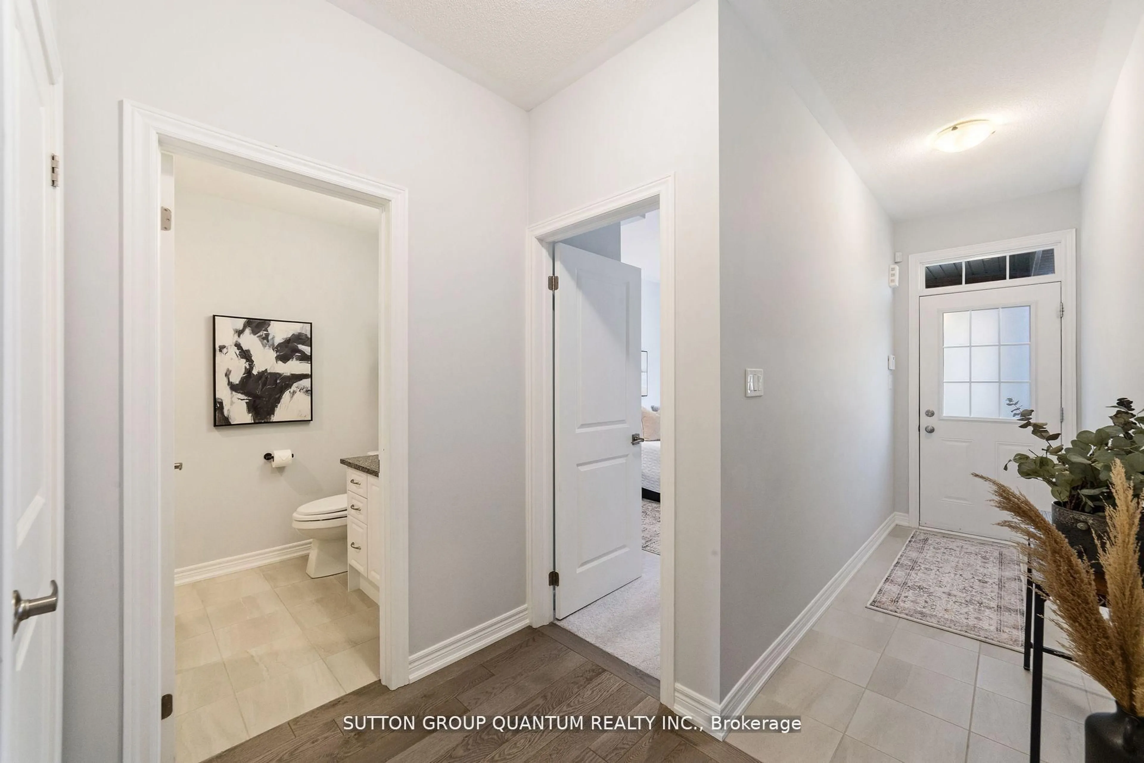 Indoor entryway for 36 Bluestone Cres, Brampton Ontario M5A 1E7