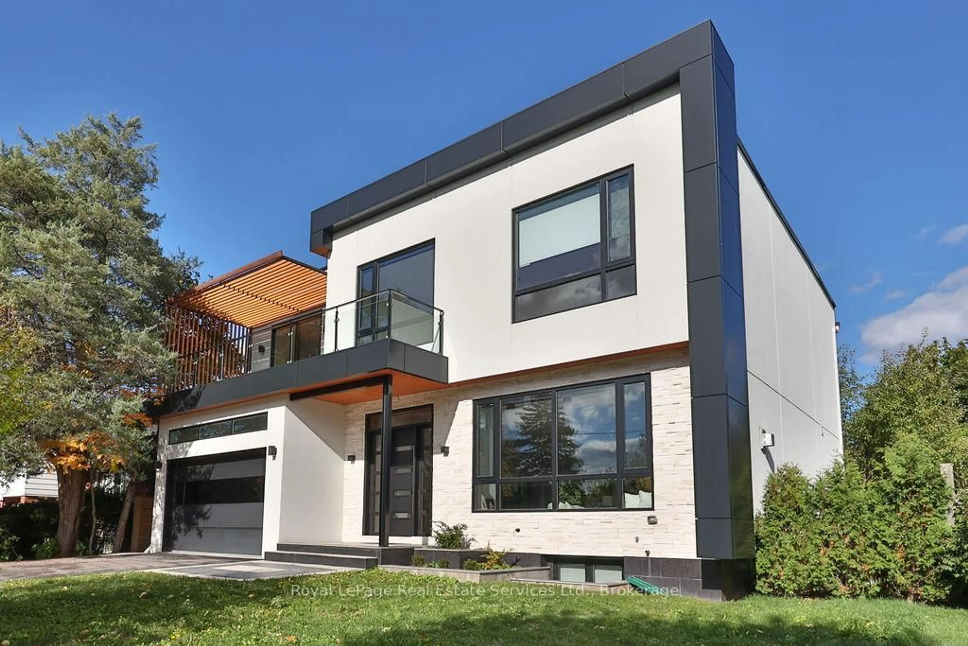 Home with brick exterior material, street for 431 Sandlewood Rd, Oakville Ontario L6L 3S3