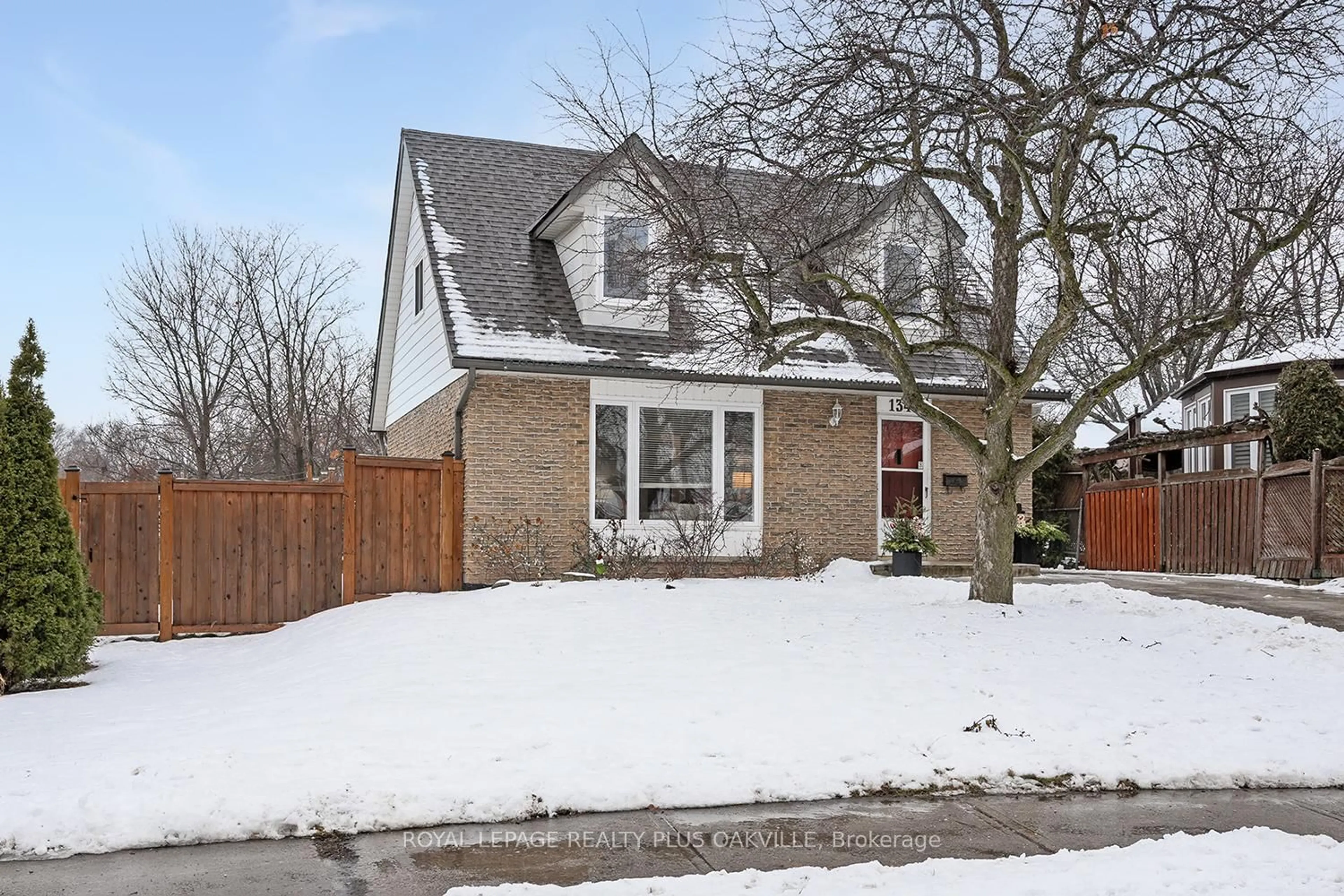 Home with brick exterior material, street for 1343 JANINA Blvd, Burlington Ontario L7P 1K5