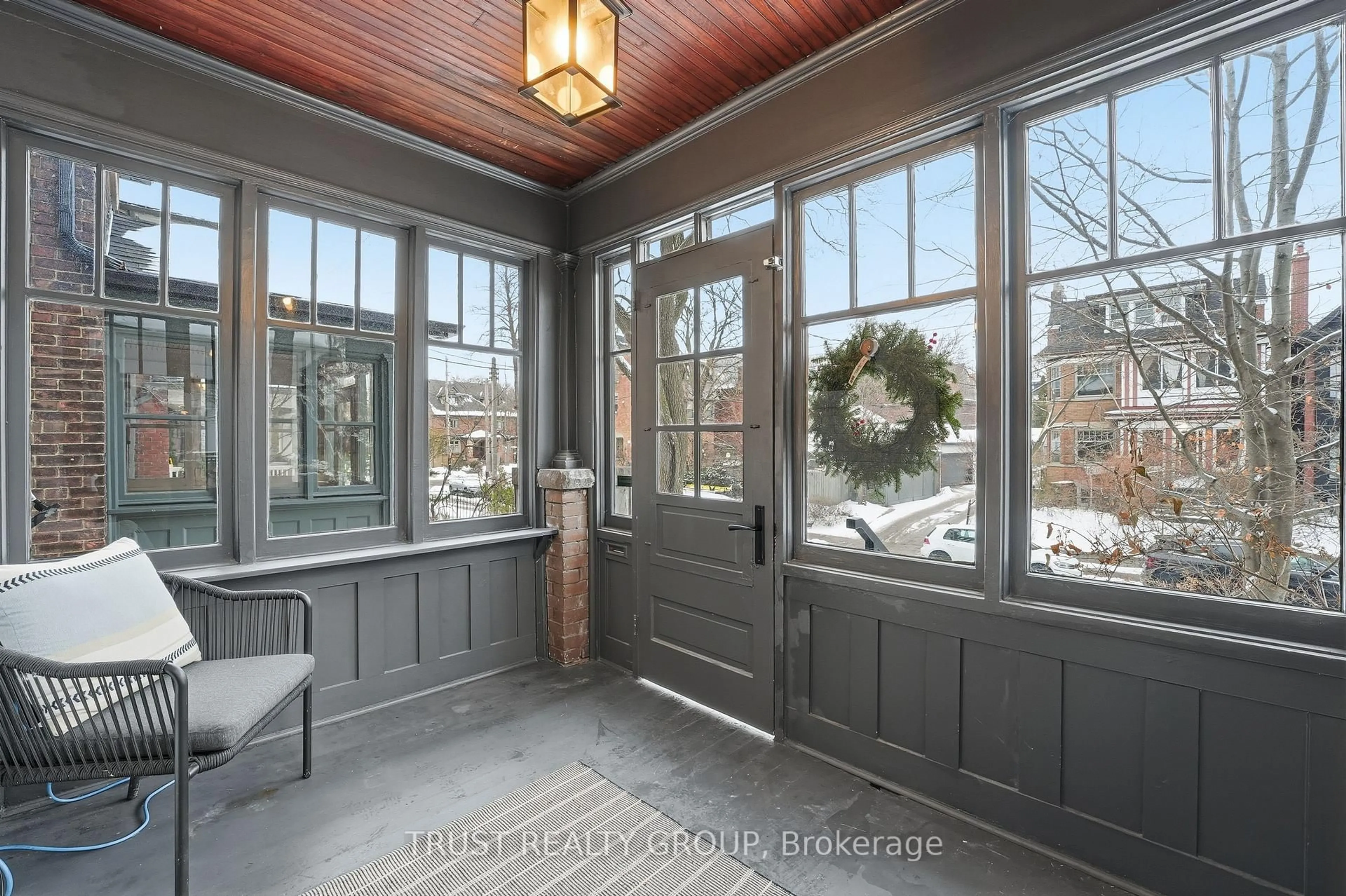 Indoor entryway for 187 Grenadier Rd, Toronto Ontario M6R 1R8