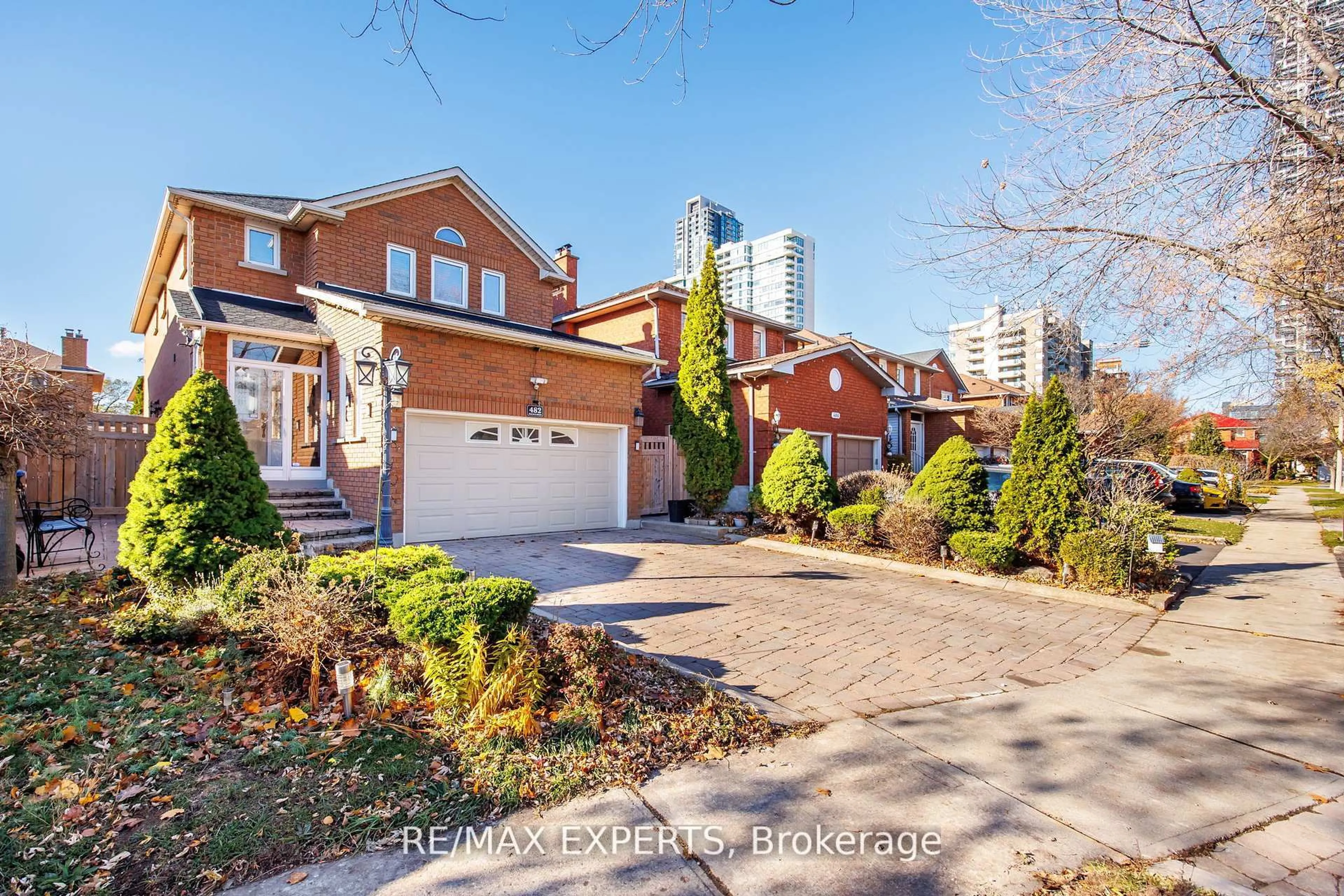 Home with brick exterior material, street for 482 Malaga Rd, Mississauga Ontario L5B 3W2