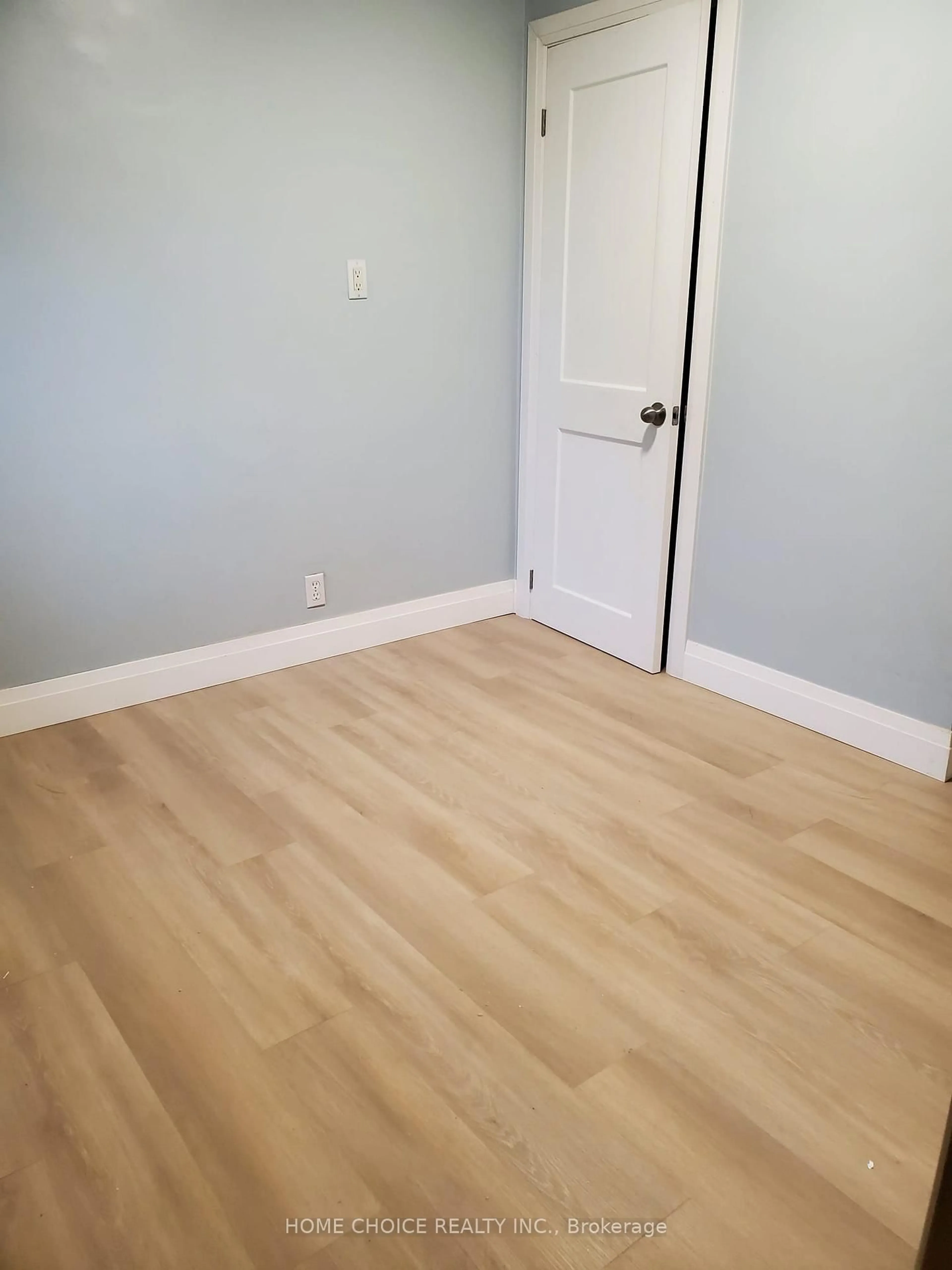 A pic of a room for 27 Lambton Ave, Toronto Ontario M6N 2S2