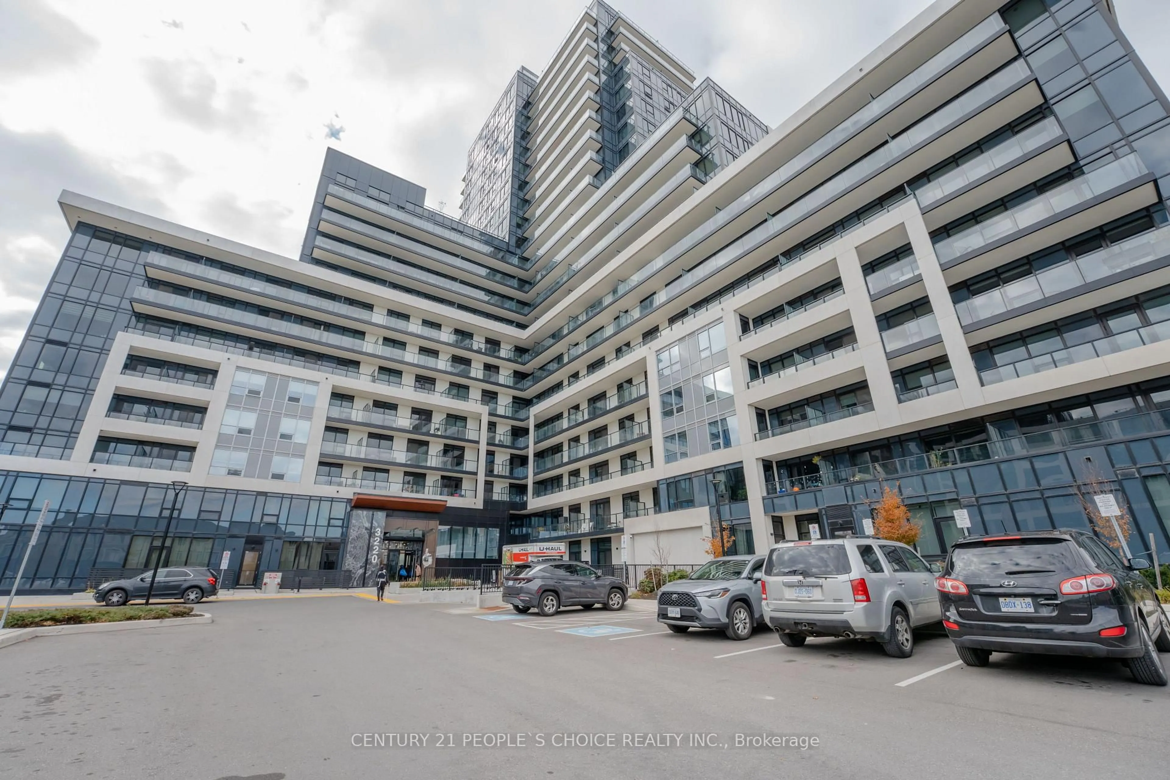 Indoor foyer for 3220 William Coltson Ave #1703, Oakville Ontario L6H 7X9