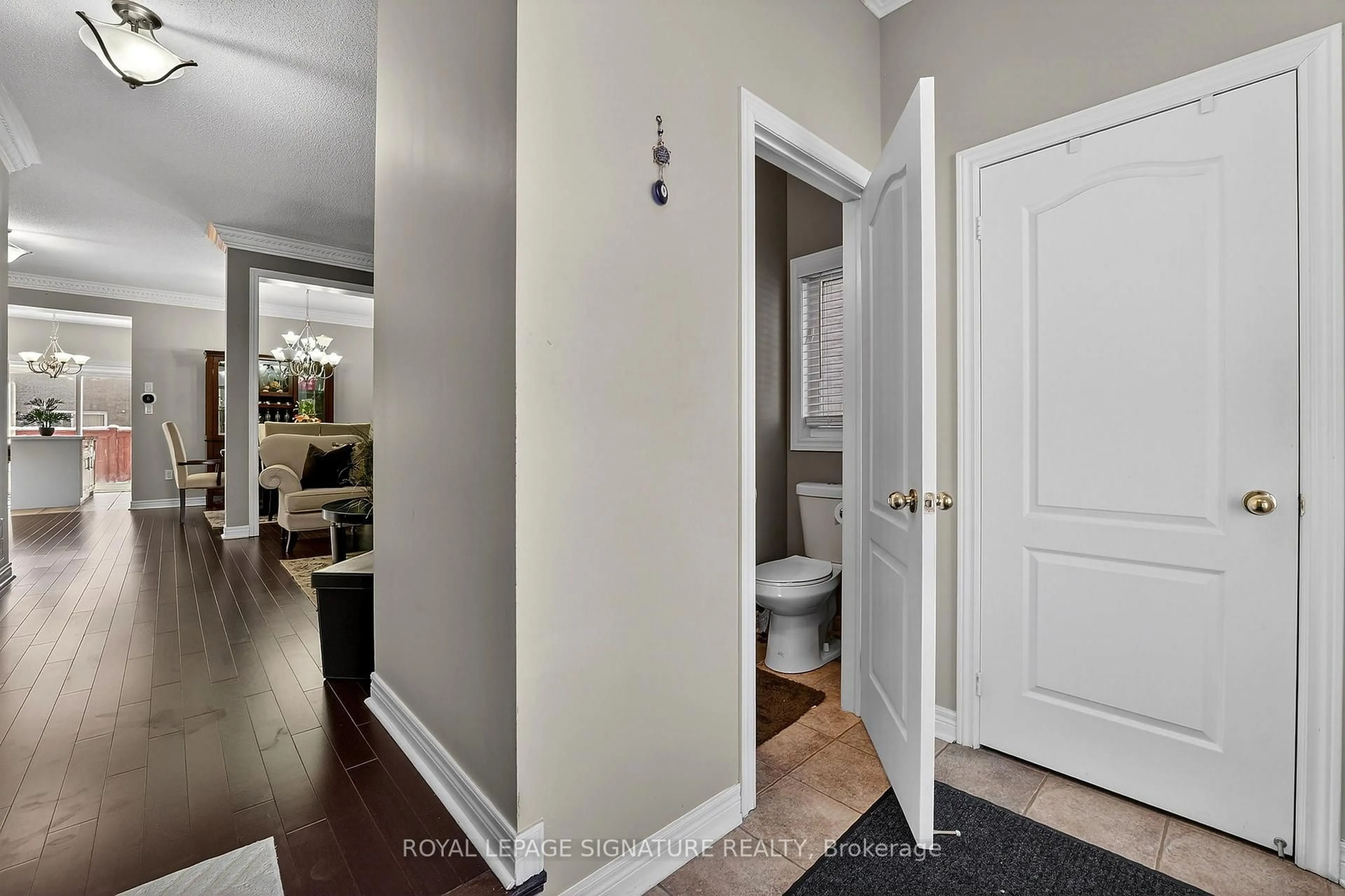 Indoor entryway for 23 Openbay Gdns, Brampton Ontario L6R 0V2